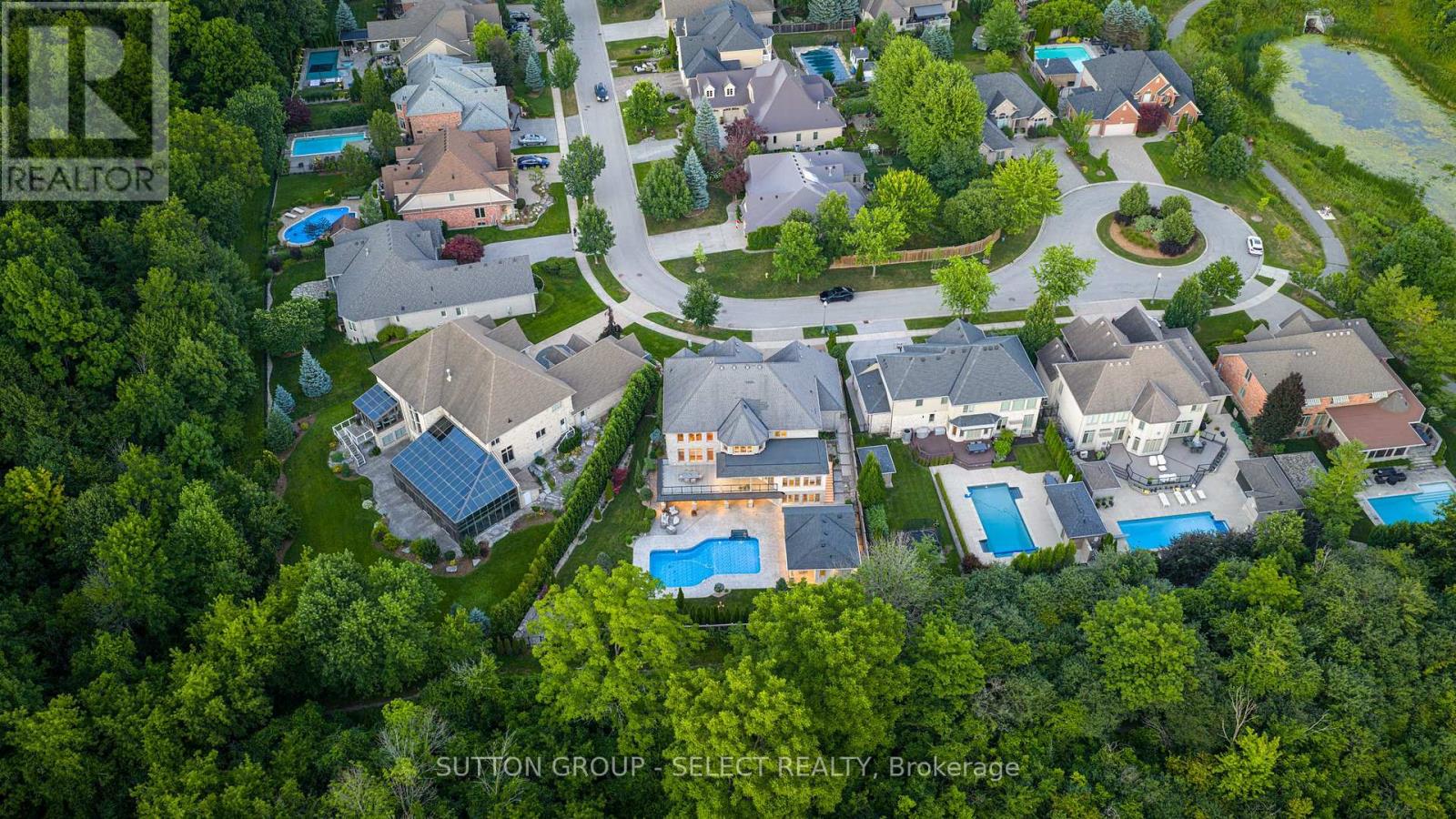 2142 Valleyrun Boulevard, London North, Ontario  N6G 5M7 - Photo 11 - X12393746