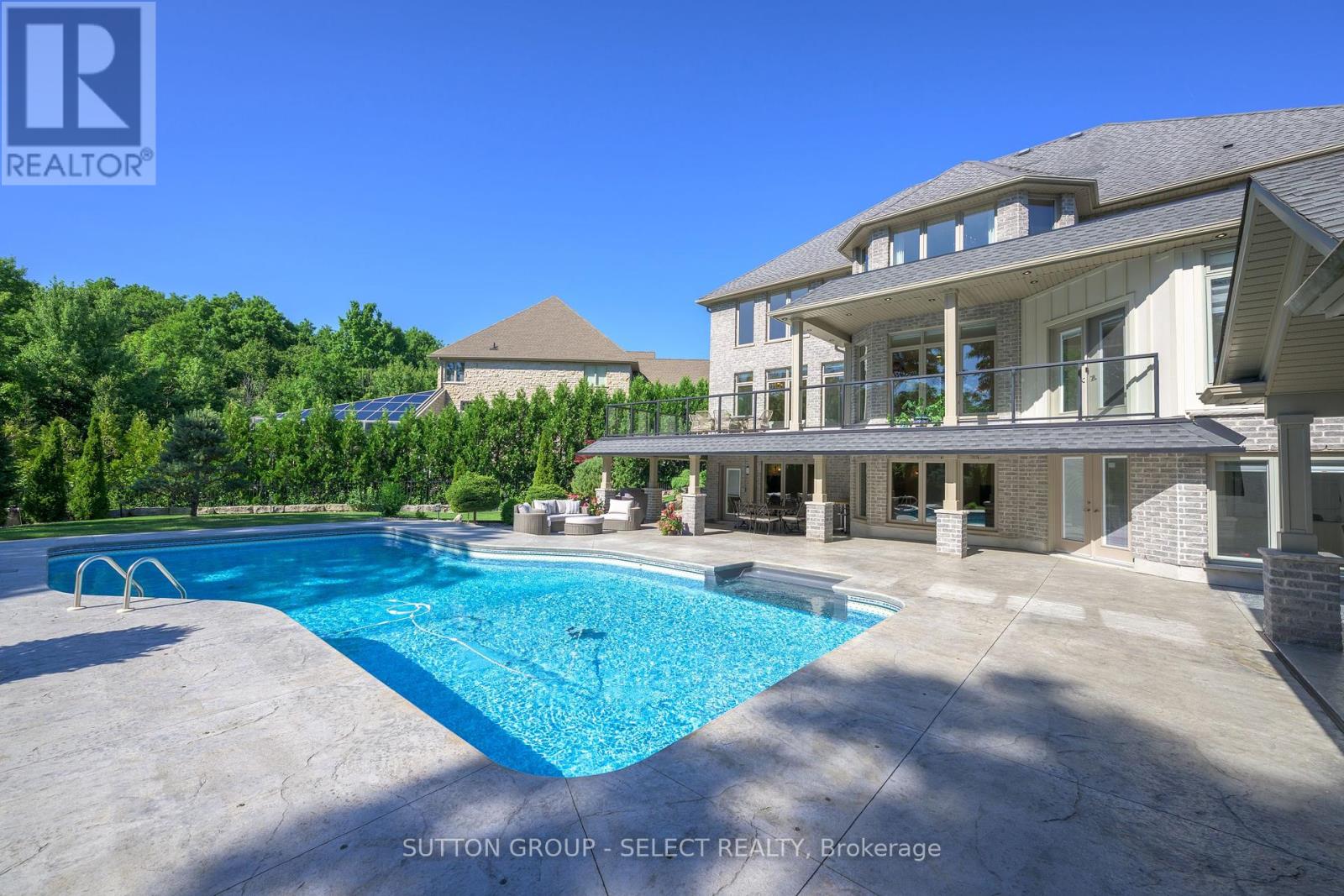 2142 Valleyrun Boulevard, London North, Ontario  N6G 5M7 - Photo 12 - X12393746