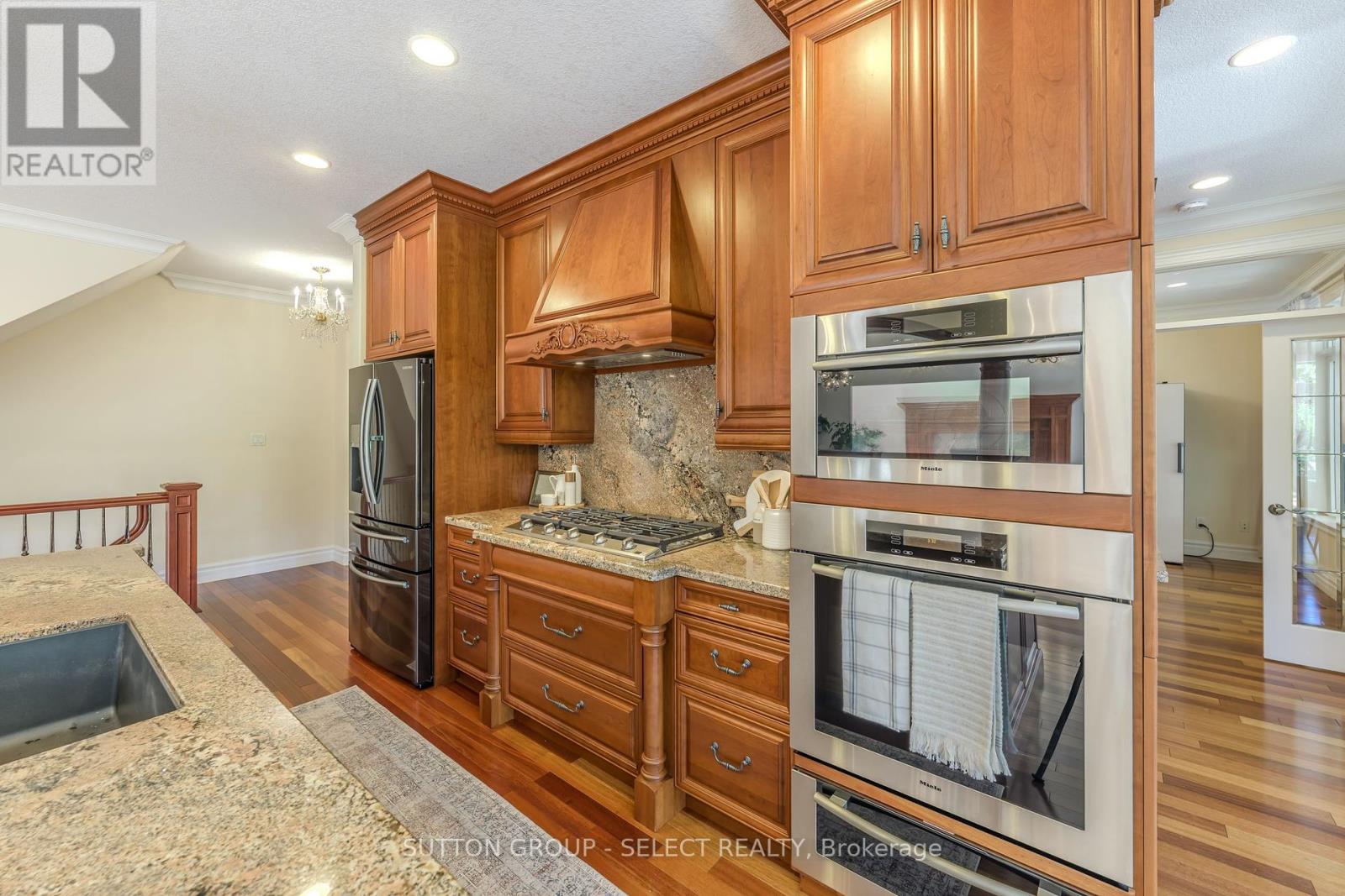 2142 Valleyrun Boulevard, London North, Ontario  N6G 5M7 - Photo 22 - X12393746