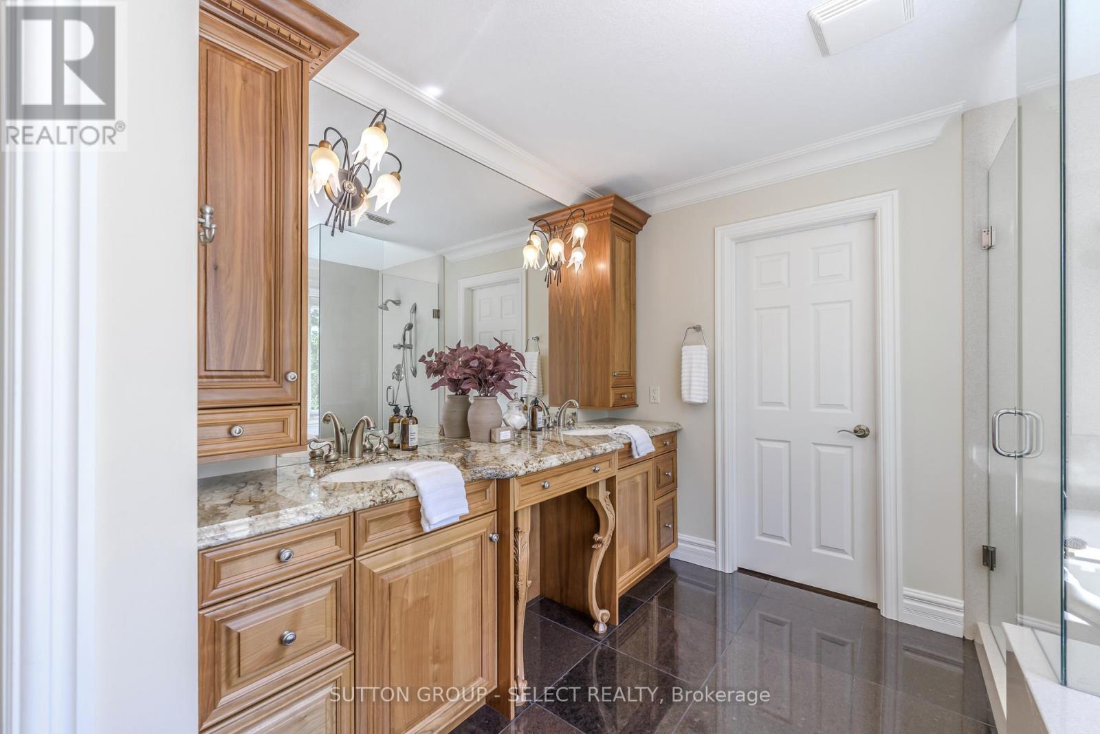 2142 Valleyrun Boulevard, London North, Ontario  N6G 5M7 - Photo 31 - X12393746