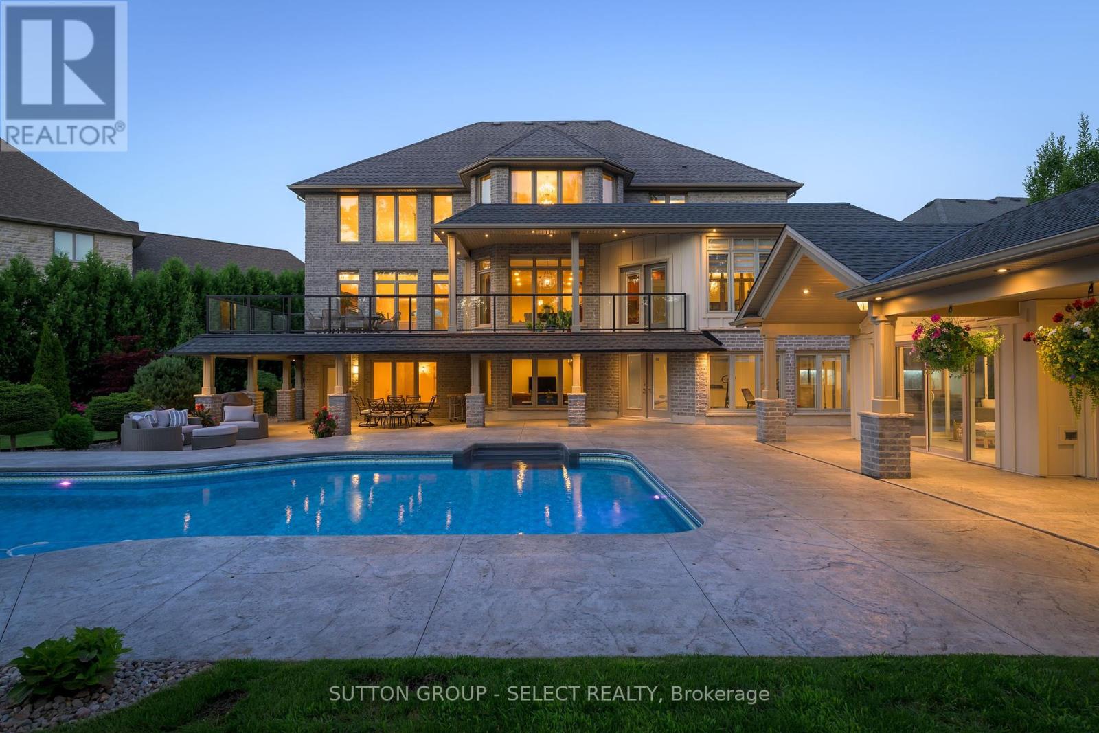 2142 Valleyrun Boulevard, London North, Ontario  N6G 5M7 - Photo 6 - X12393746