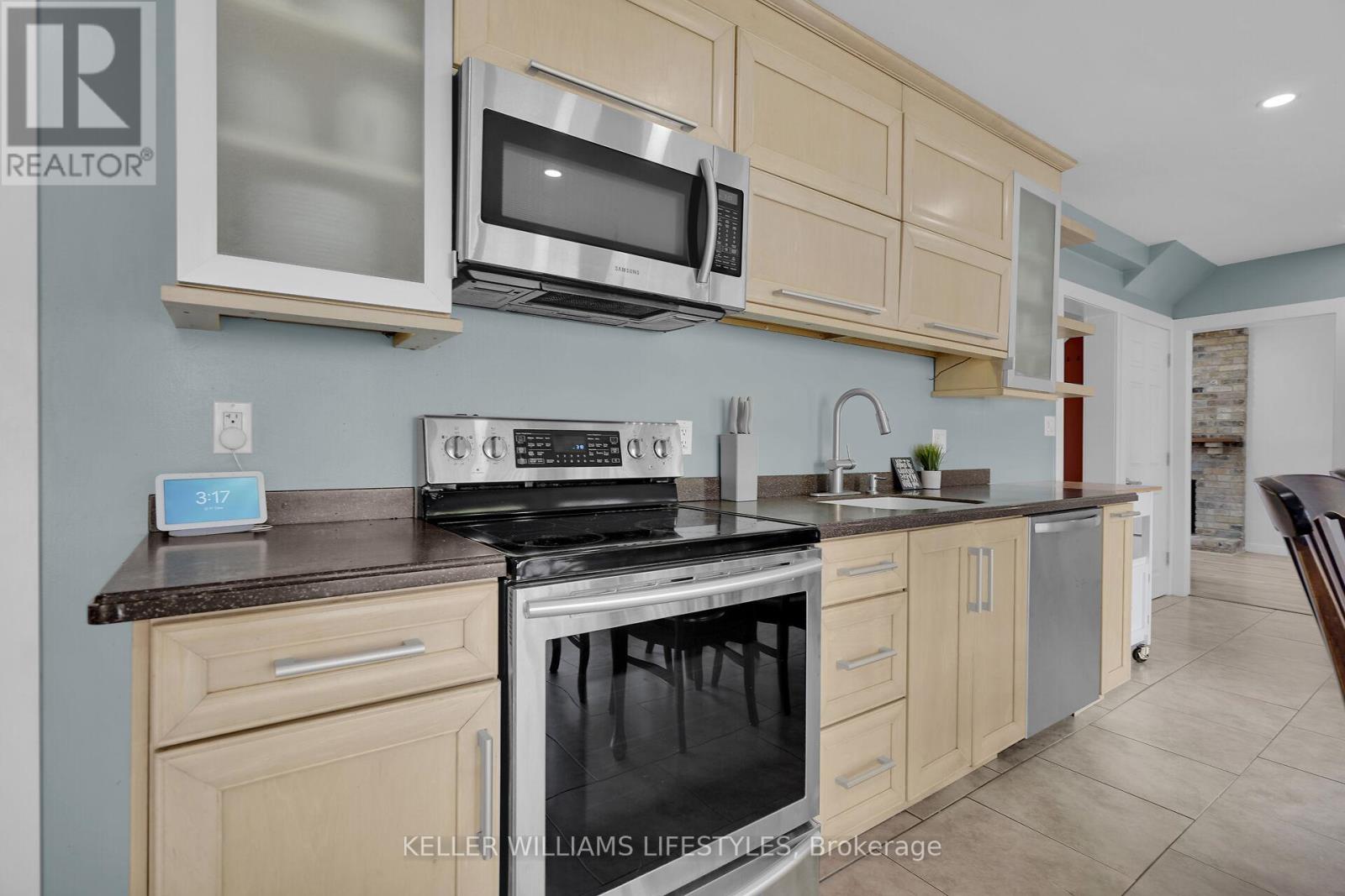 66 Lloyd Manor Crescent, London North (North M), Ontario  N6H 3Z3 - Photo 17 - X12393780
