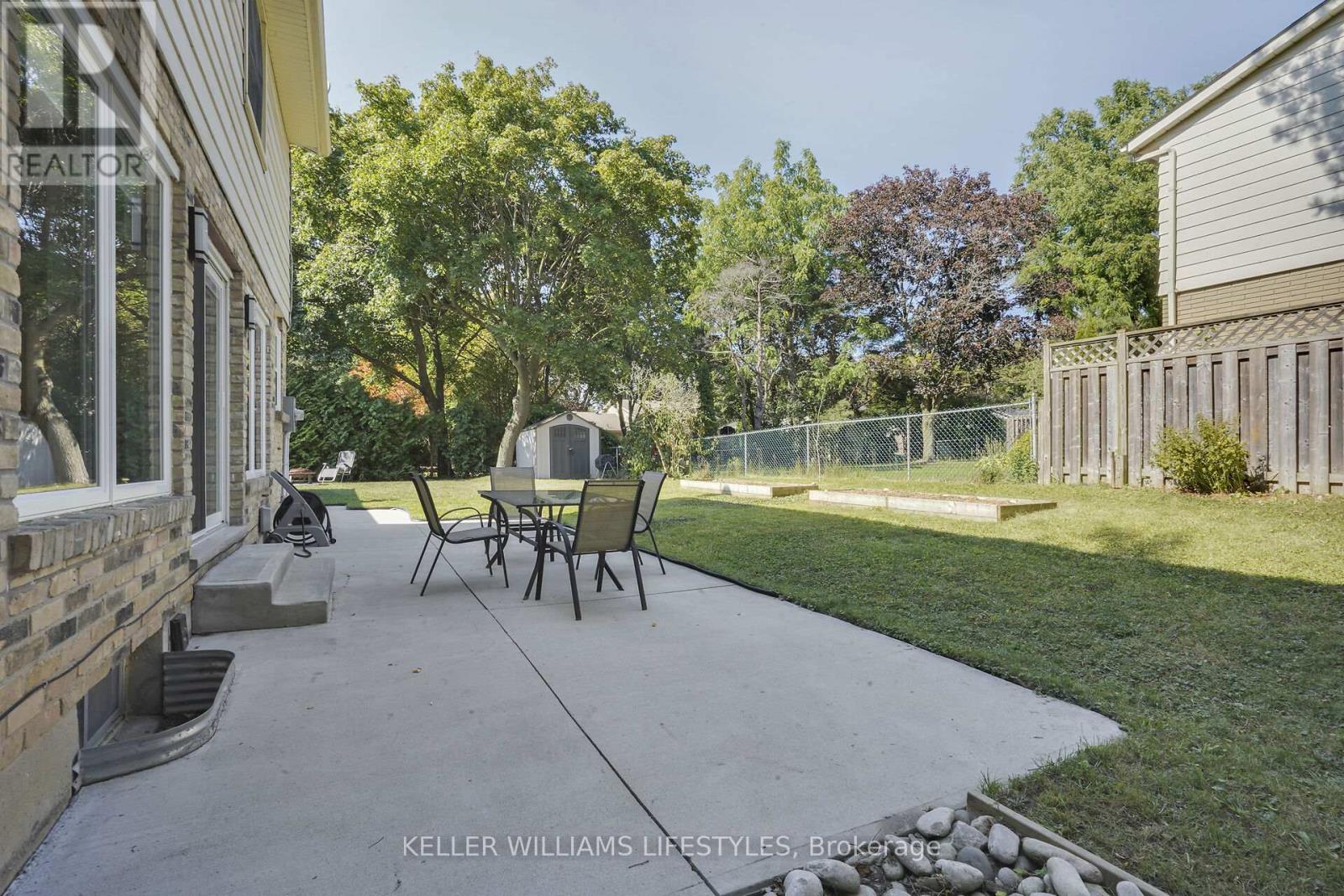 66 Lloyd Manor Crescent, London North (North M), Ontario  N6H 3Z3 - Photo 37 - X12393780
