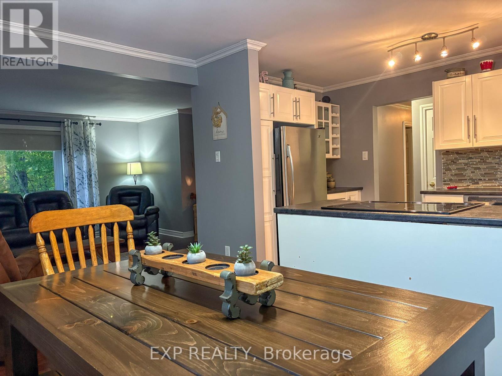 1118 Francis Street, Greater Madawaska, Ontario  K7V 1H0 - Photo 11 - X12393683