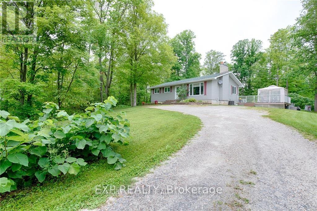 1118 Francis Street, Greater Madawaska, Ontario  K7V 1H0 - Photo 2 - X12393683