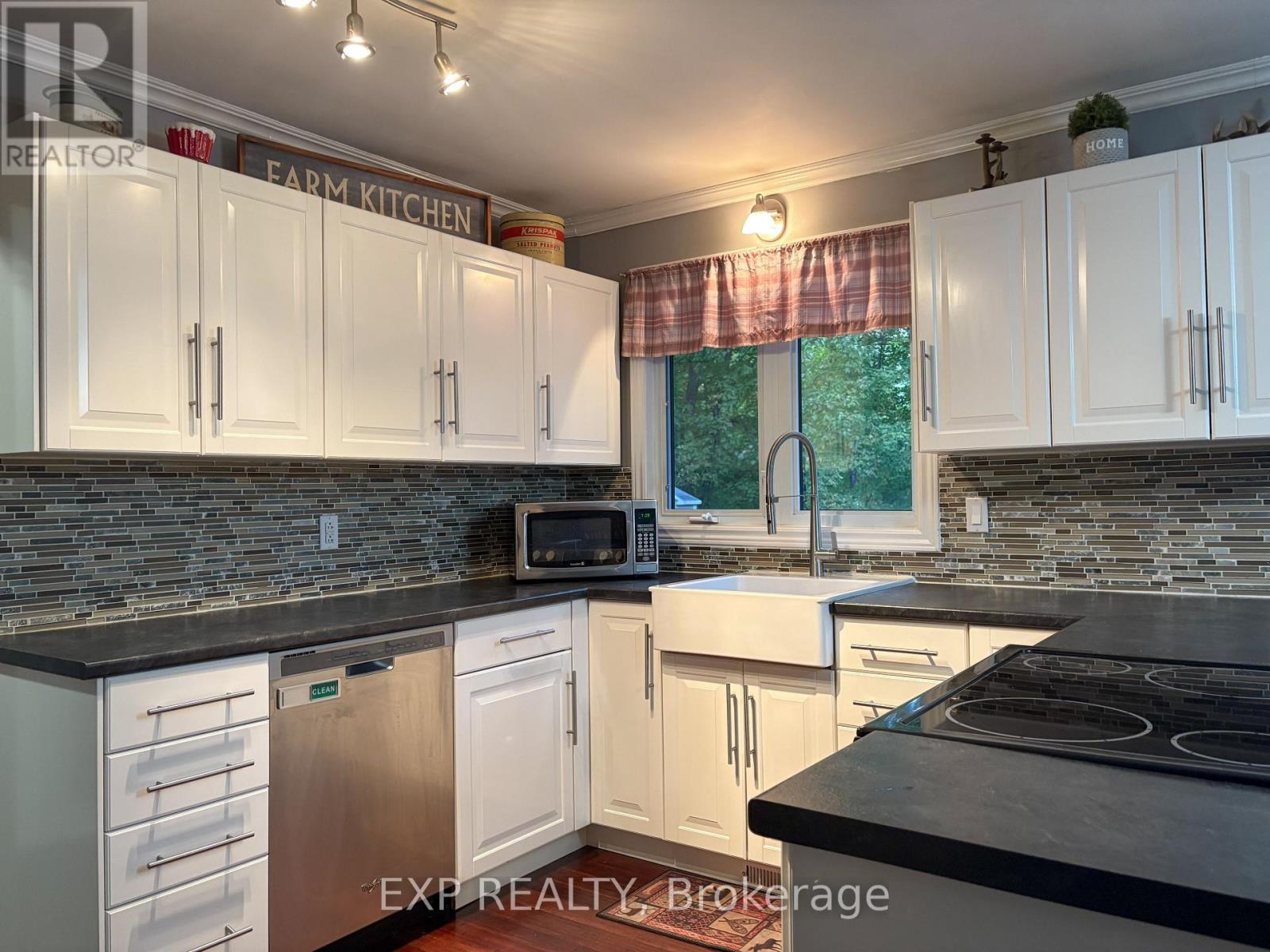 1118 Francis Street, Greater Madawaska, Ontario  K7V 1H0 - Photo 5 - X12393683