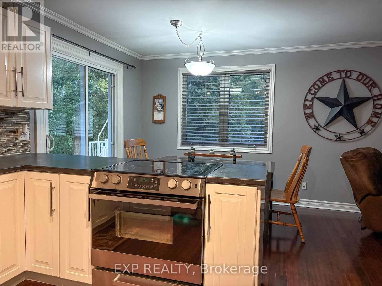 1118 Francis Street, Greater Madawaska, Ontario  K7V 1H0 - Photo 8 - X12393683