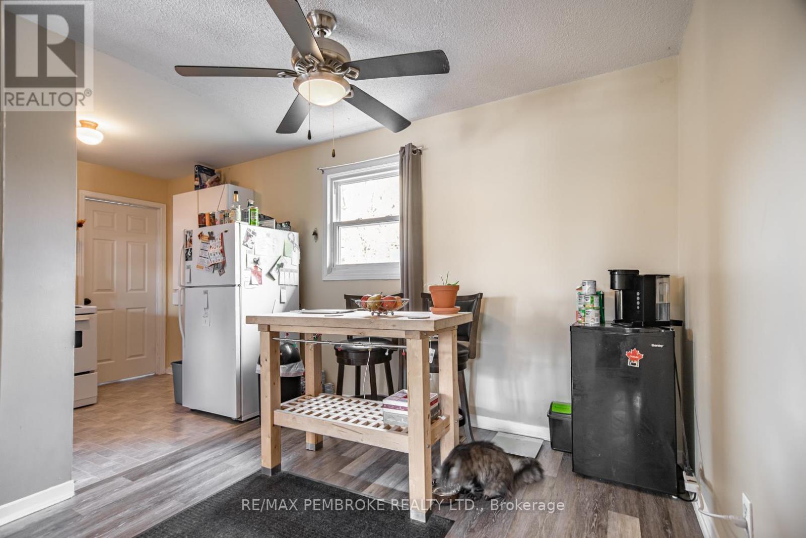 632 First Avenue, Laurentian Valley, Ontario  K8A 5E5 - Photo 16 - X12393753