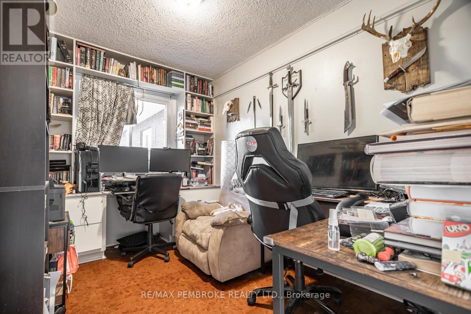 632 First Avenue, Laurentian Valley, Ontario  K8A 5E5 - Photo 8 - X12393753