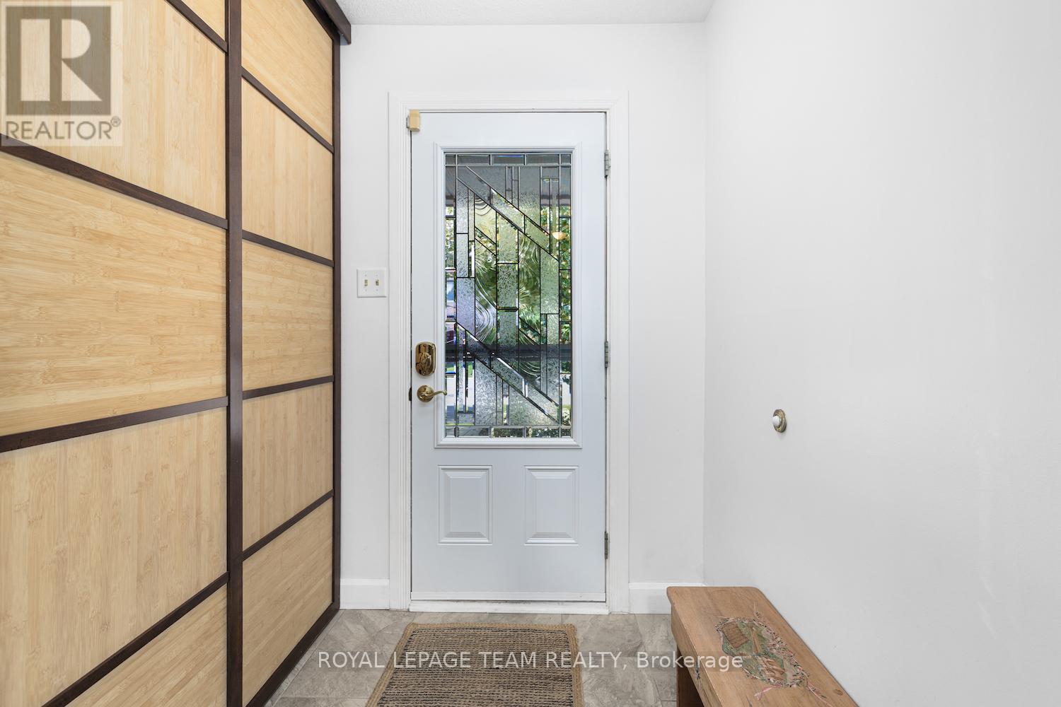 1179 St Moritz Court, Ottawa, Ontario  K1C 2B2 - Photo 3 - X12393562