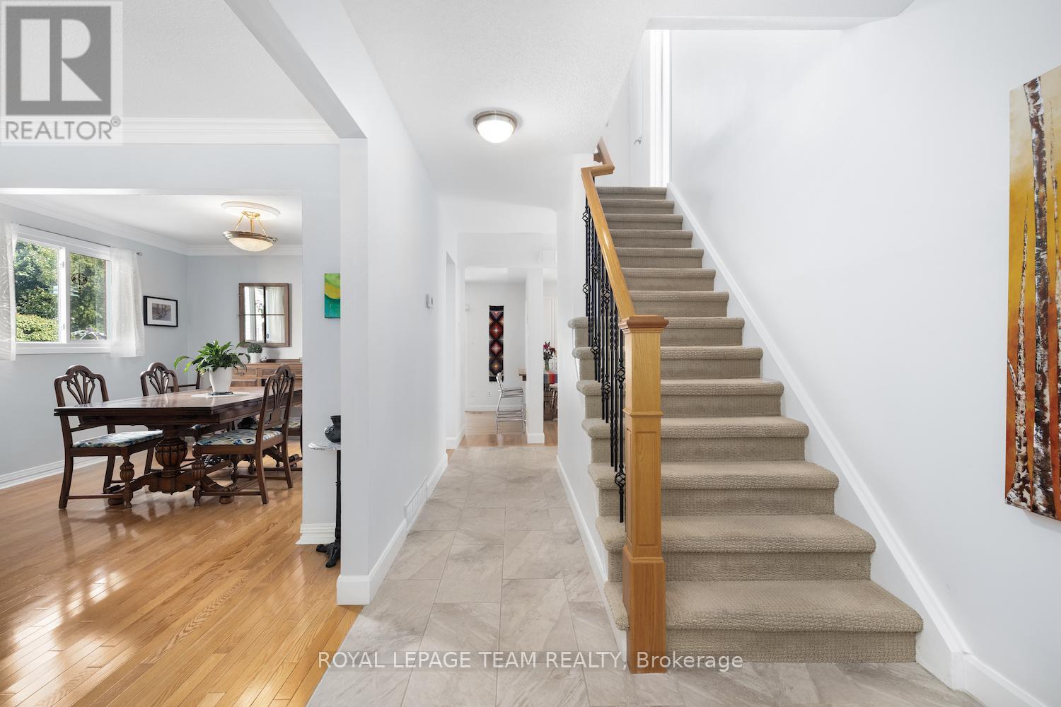1179 St Moritz Court, Ottawa, Ontario  K1C 2B2 - Photo 4 - X12393562