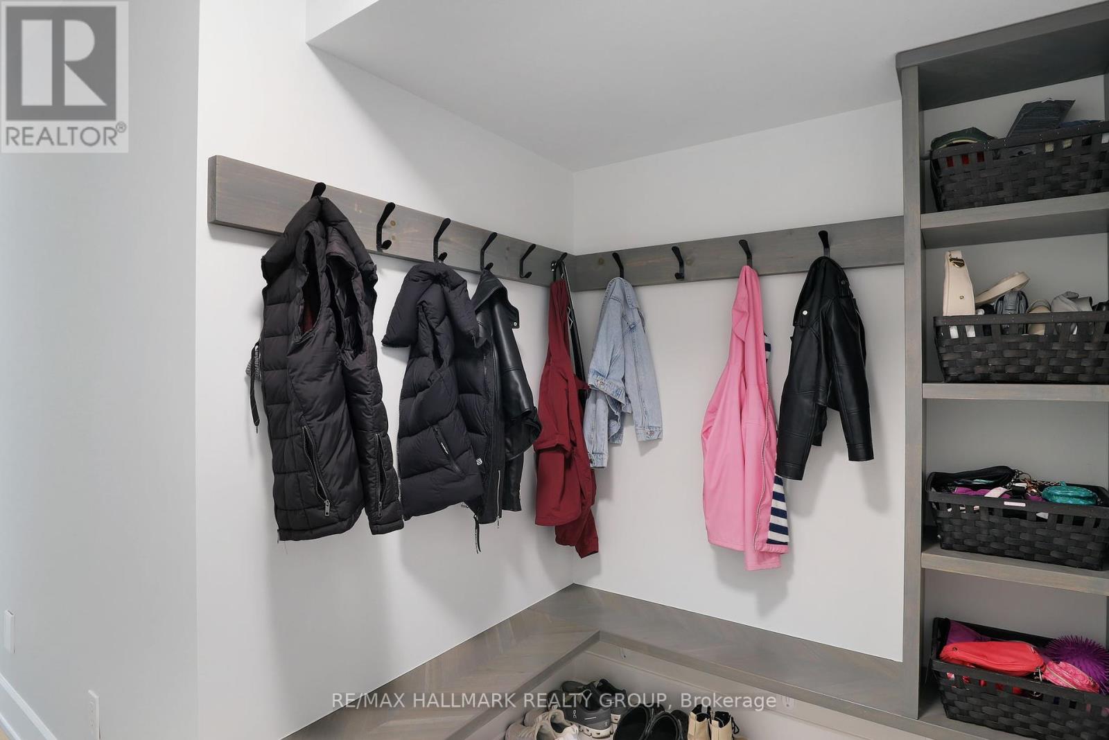 668 Mansfield Avenue, Ottawa, Ontario  K2A 2T6 - Photo 24 - X12393725