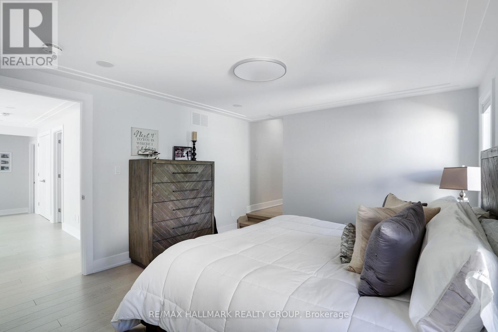 668 Mansfield Avenue, Ottawa, Ontario  K2A 2T6 - Photo 28 - X12393725