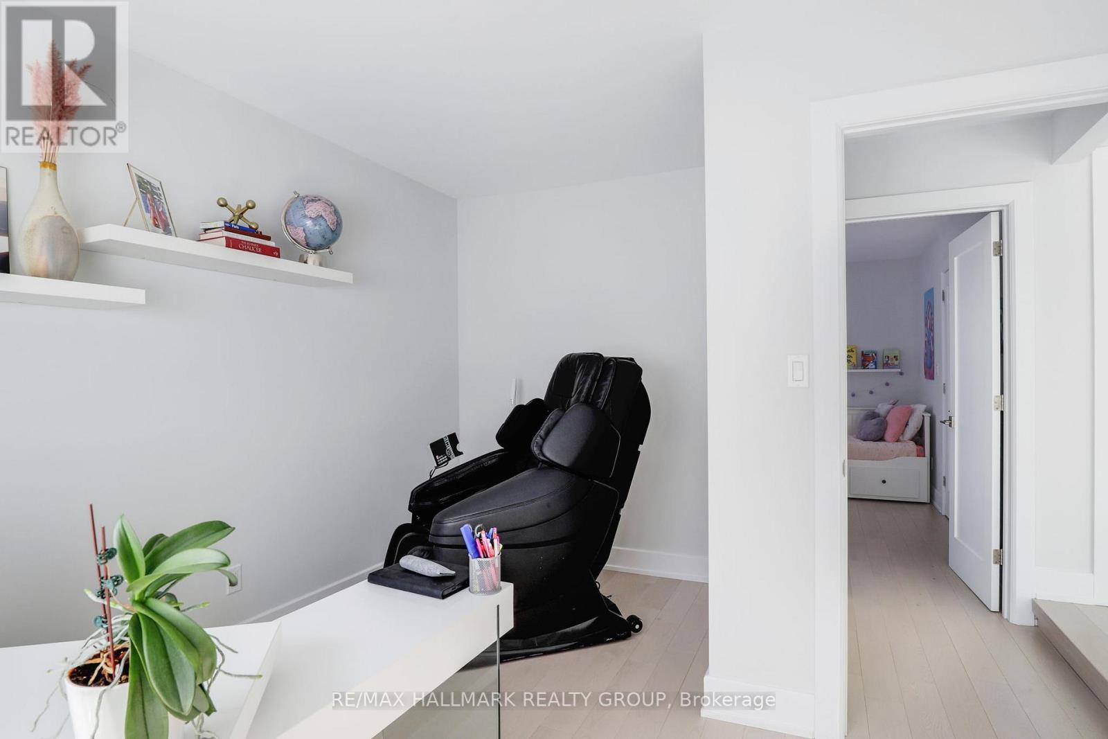 668 Mansfield Avenue, Ottawa, Ontario  K2A 2T6 - Photo 35 - X12393725