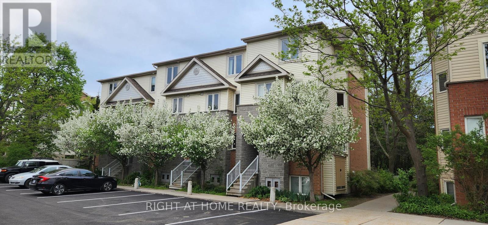 67 Strathaven Private, Ottawa, Ontario  K1J 1K7 - Photo 2 - X12393748