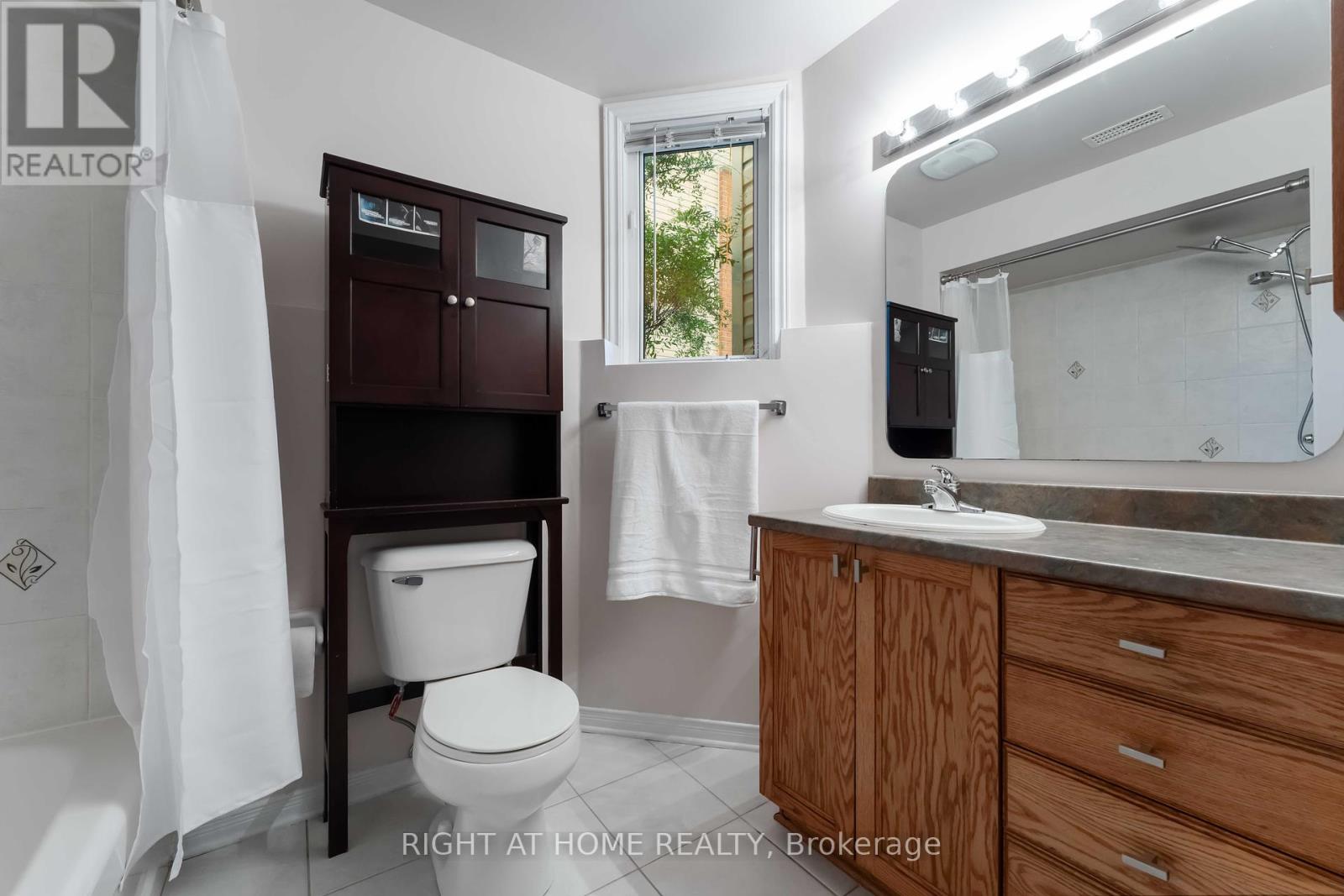 67 Strathaven Private, Ottawa, Ontario  K1J 1K7 - Photo 23 - X12393748