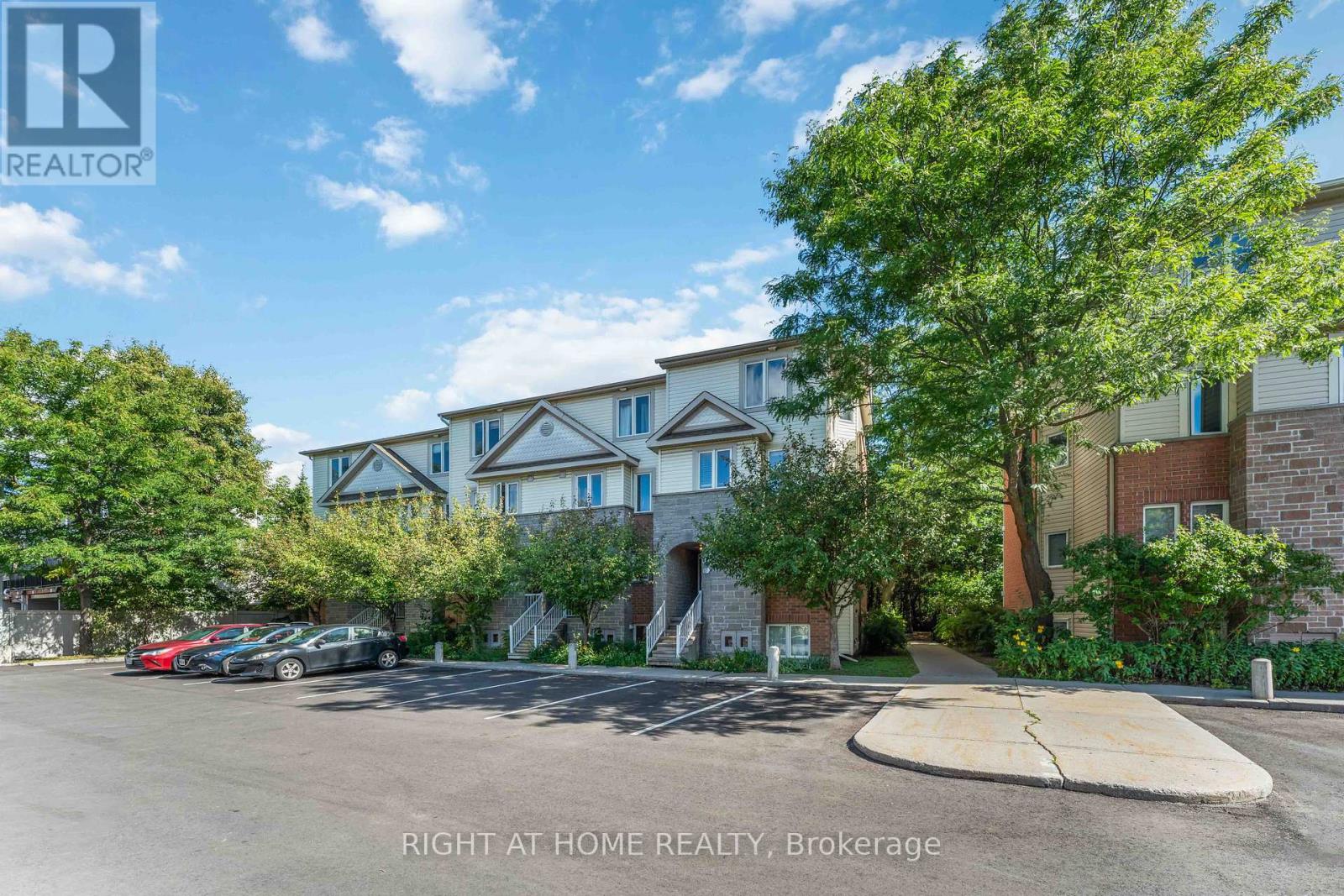 67 Strathaven Private, Ottawa, Ontario  K1J 1K7 - Photo 3 - X12393748