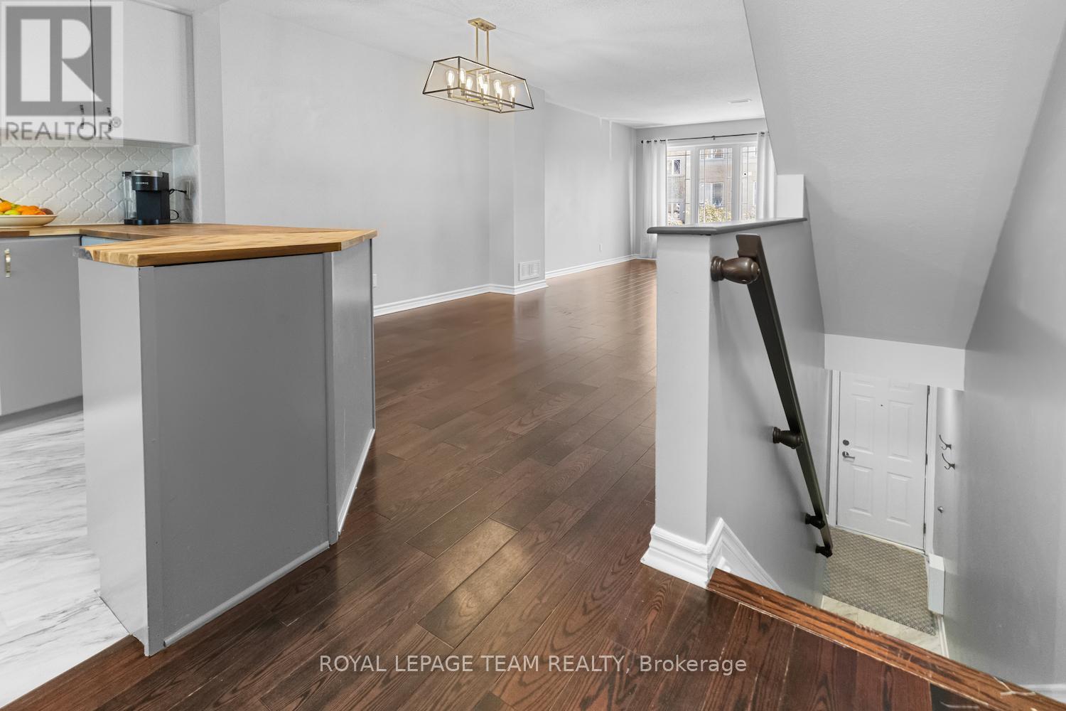 239 Paseo Private, Ottawa, Ontario  K2G 4N5 - Photo 2 - X12393775