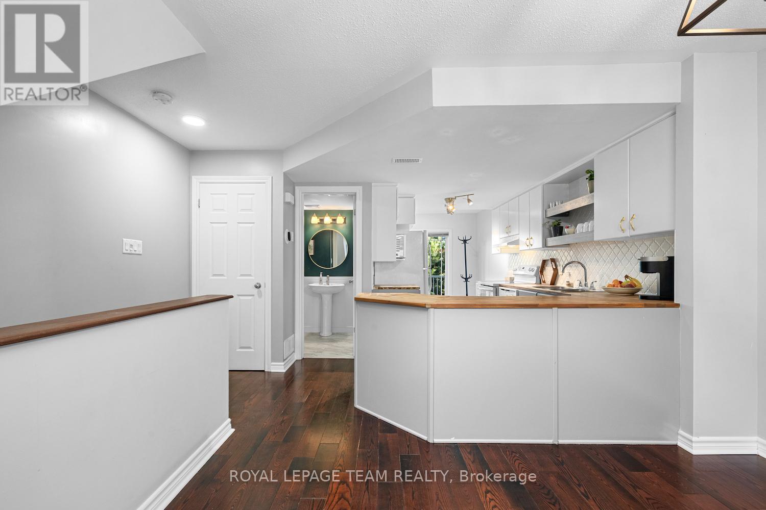 239 Paseo Private, Ottawa, Ontario  K2G 4N5 - Photo 3 - X12393775