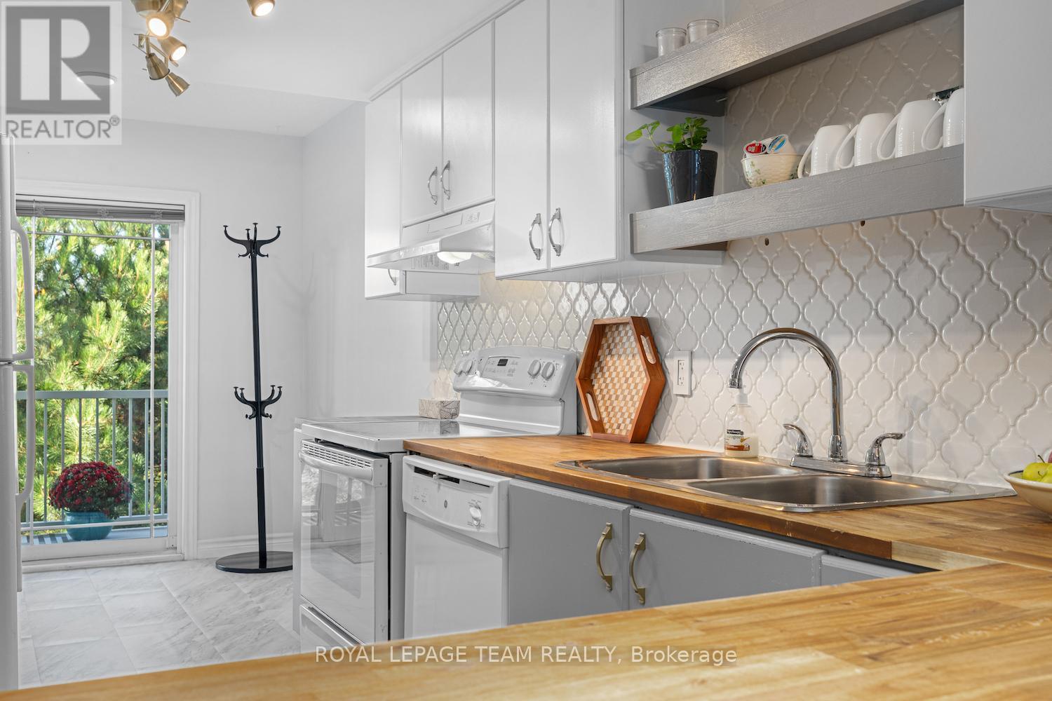 239 Paseo Private, Ottawa, Ontario  K2G 4N5 - Photo 4 - X12393775