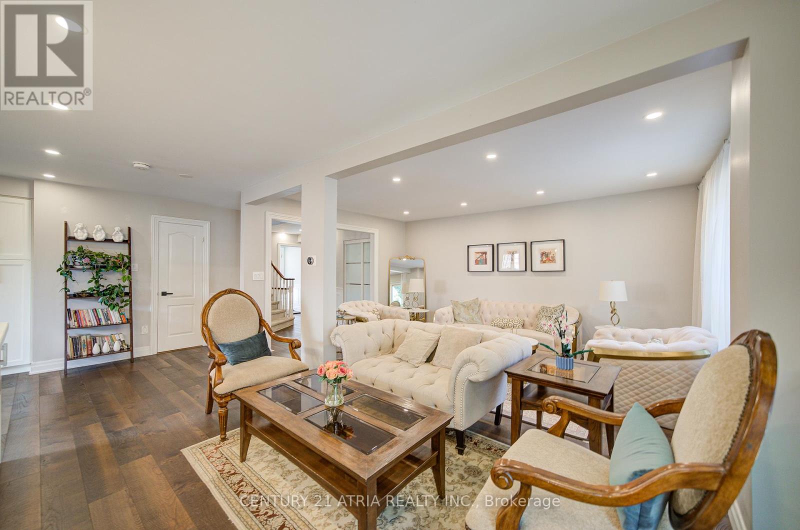 18 Park Lane Circle, Richmond Hill, Ontario  L4C 6S8 - Photo 14 - N12393496