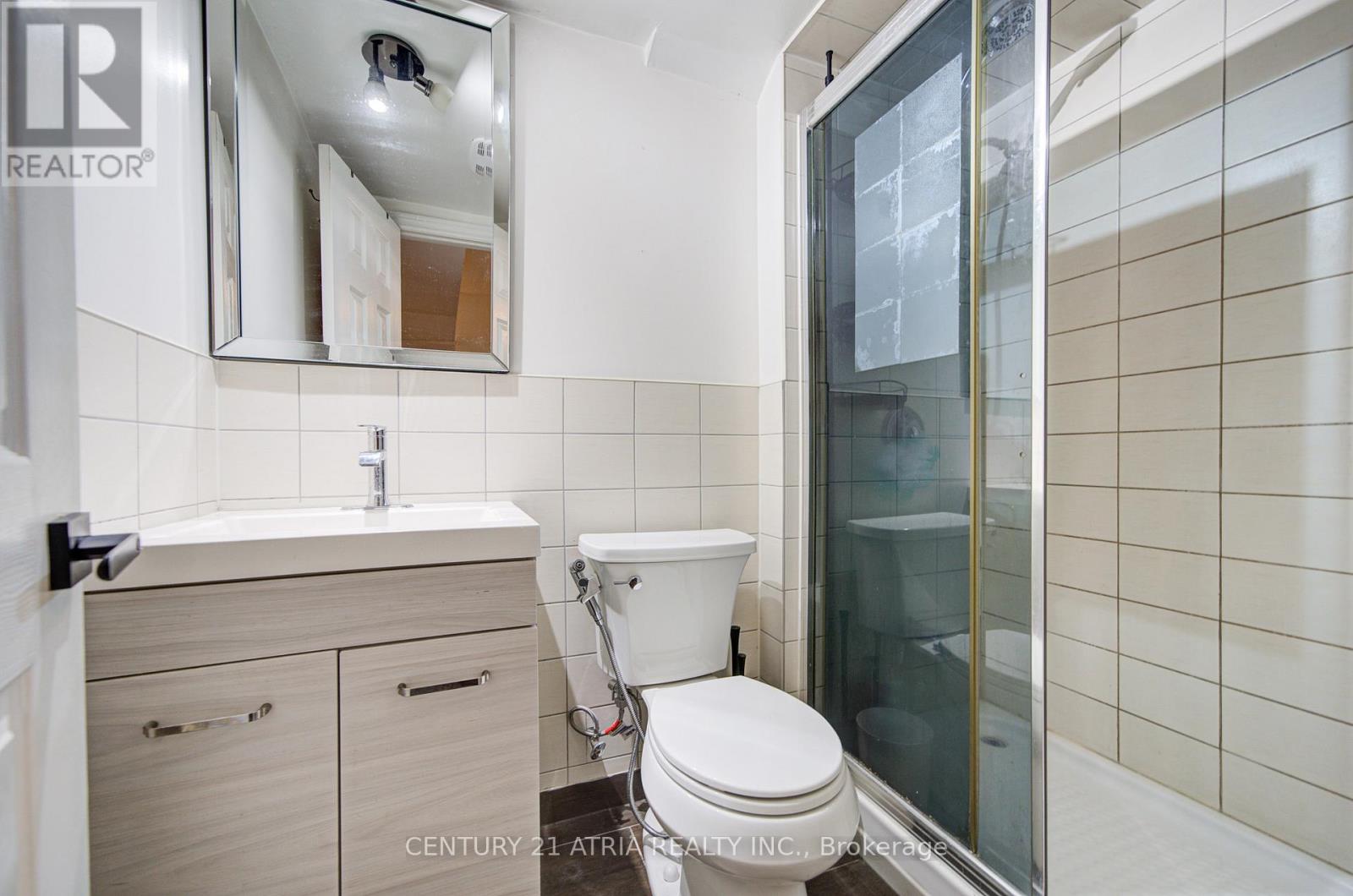 18 Park Lane Circle, Richmond Hill, Ontario  L4C 6S8 - Photo 32 - N12393496