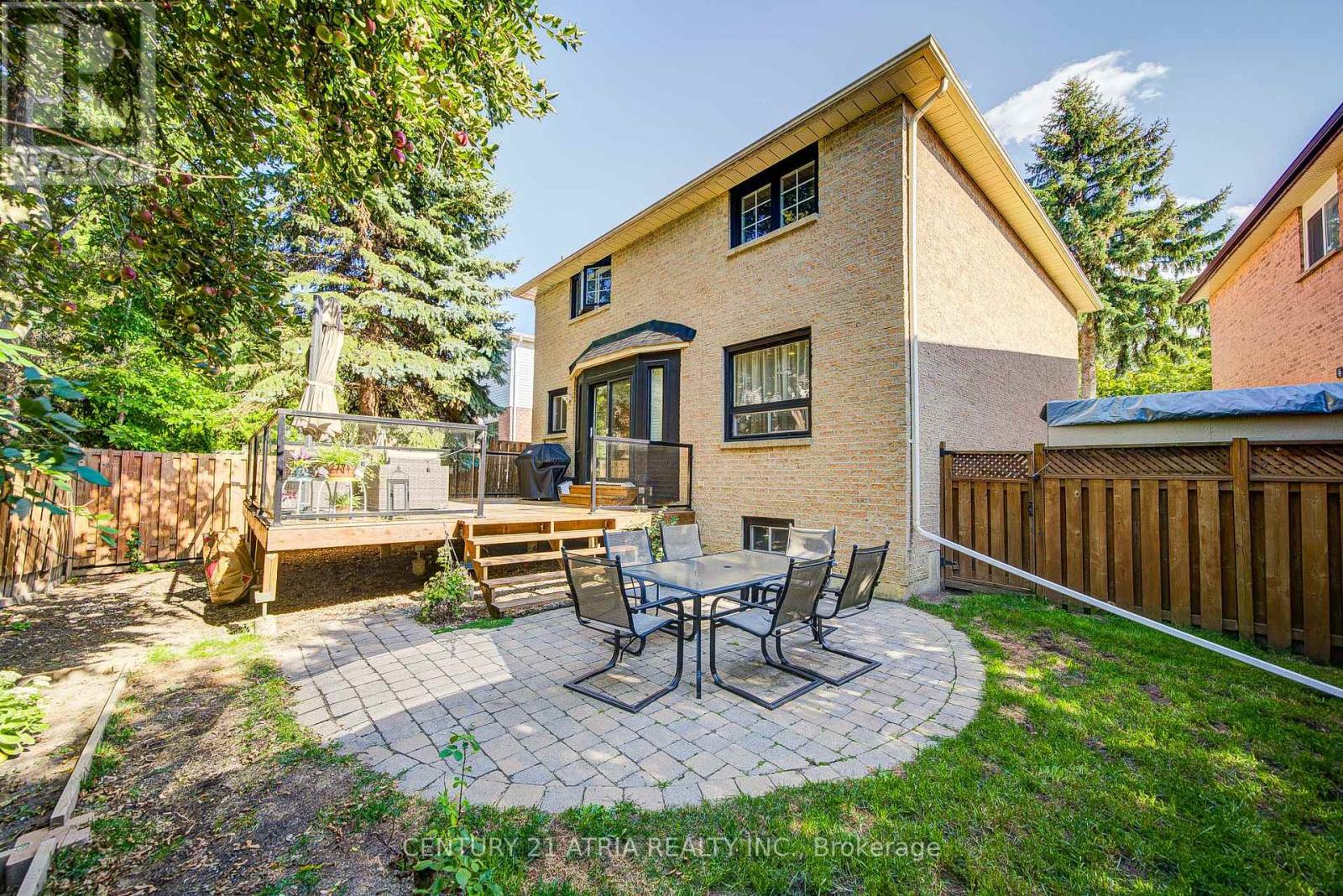 18 Park Lane Circle, Richmond Hill, Ontario  L4C 6S8 - Photo 38 - N12393496