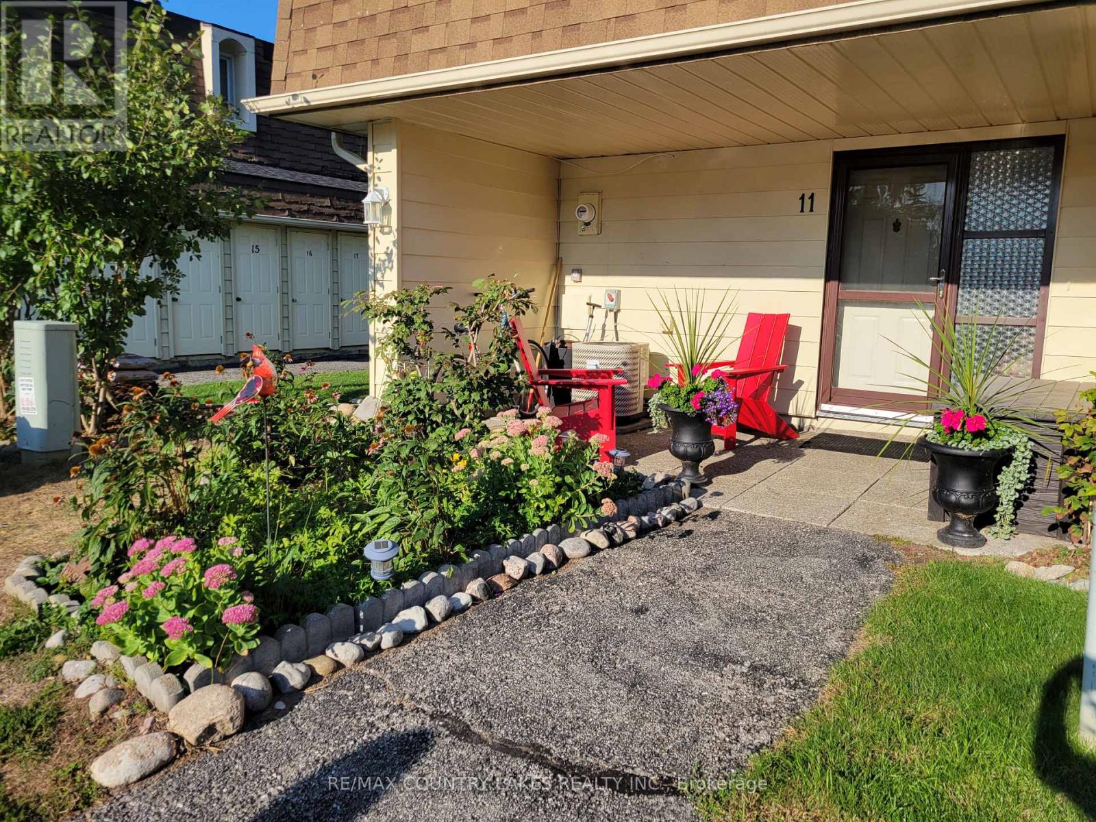 11 - 4 Paradise Boulevard, Ramara (Brechin), Ontario  L0K 1B0 - Photo 1 - S12393459
