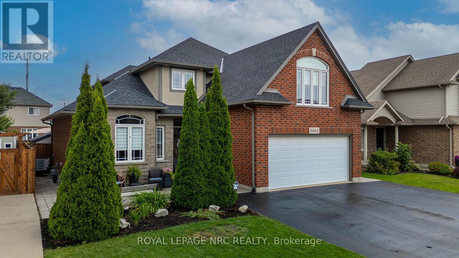 8665 Westport Drive, Niagara Falls, Ontario  L2H 0A3 - Photo 2 - X12393627