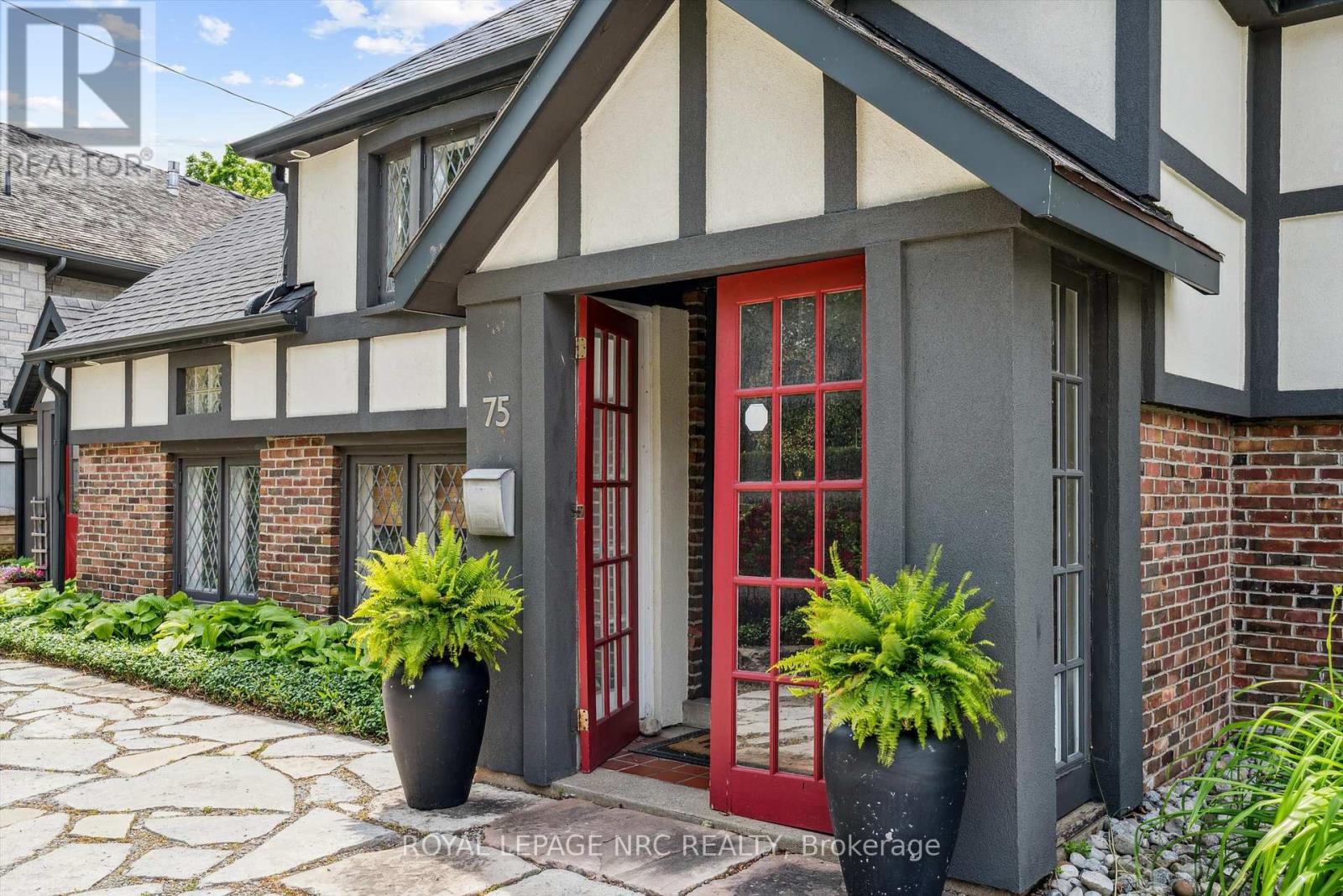 75 Yates Street, St. Catharines, Ontario  L2R 5R7 - Photo 6 - X12393631