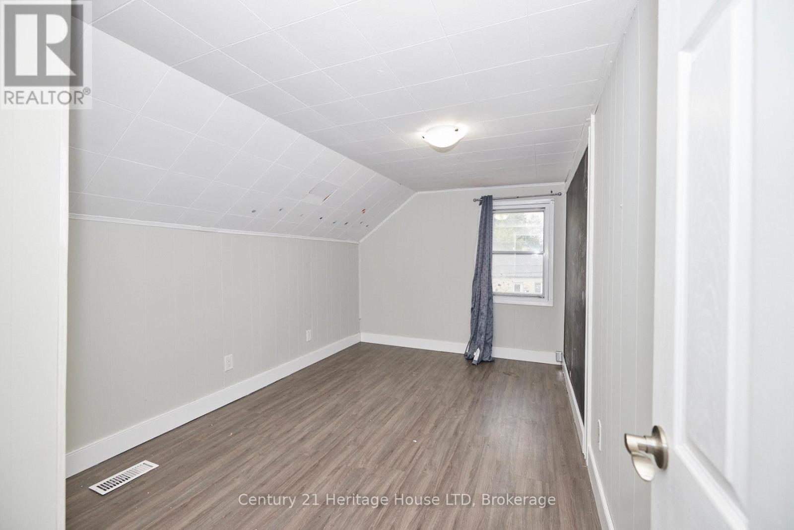 407 Welland Avenue, St. Catharines, Ontario  L2M 5T9 - Photo 24 - X12393664