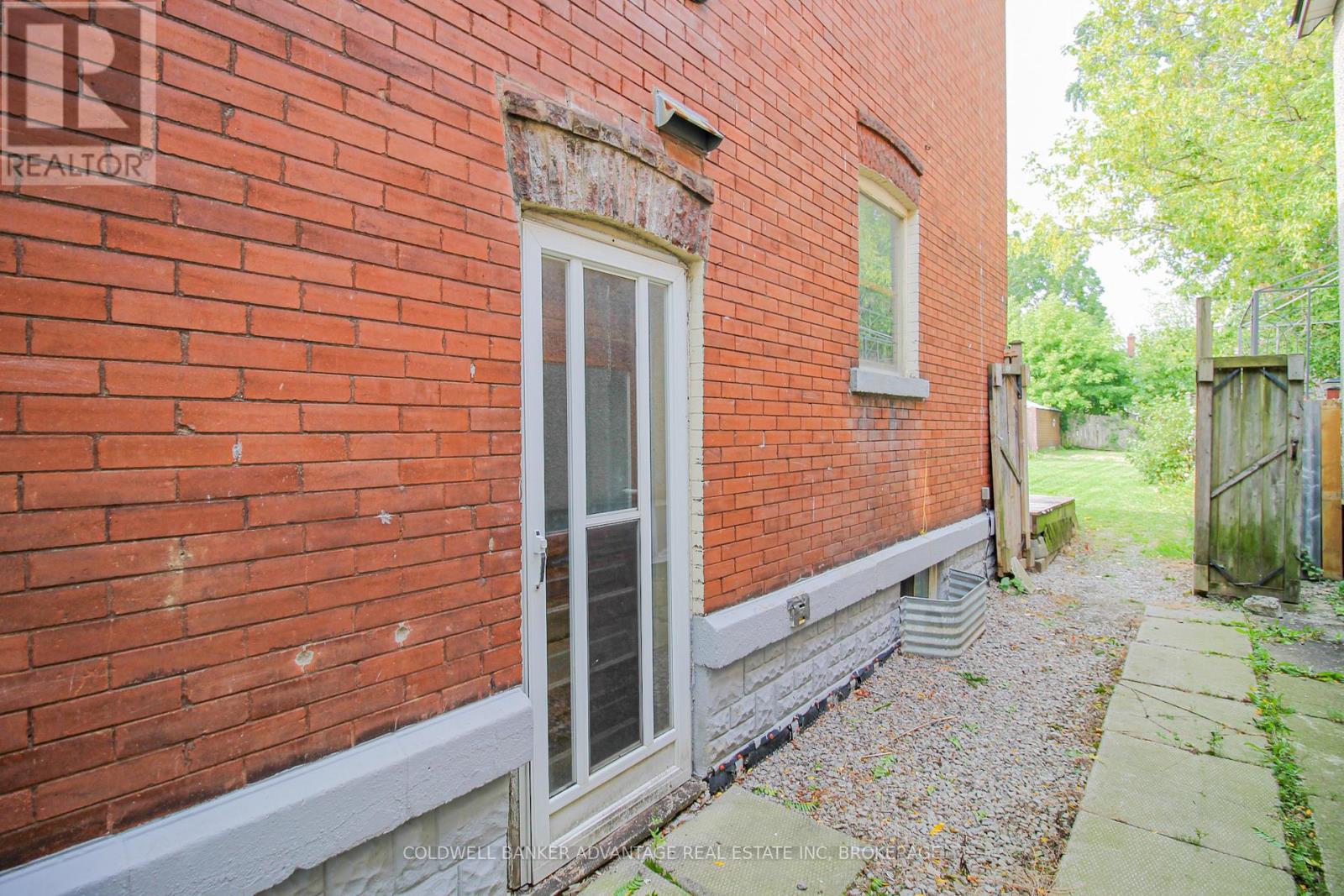 72 Regent Street, Welland, Ontario  L3B 4H6 - Photo 36 - X12393699