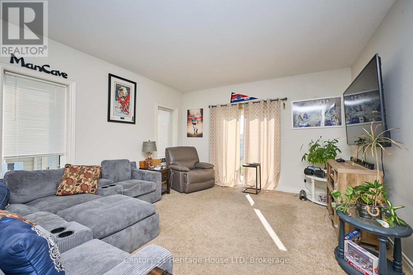 871 Burwell Street, Fort Erie, Ontario  L2A 0E3 - Photo 10 - X12393714