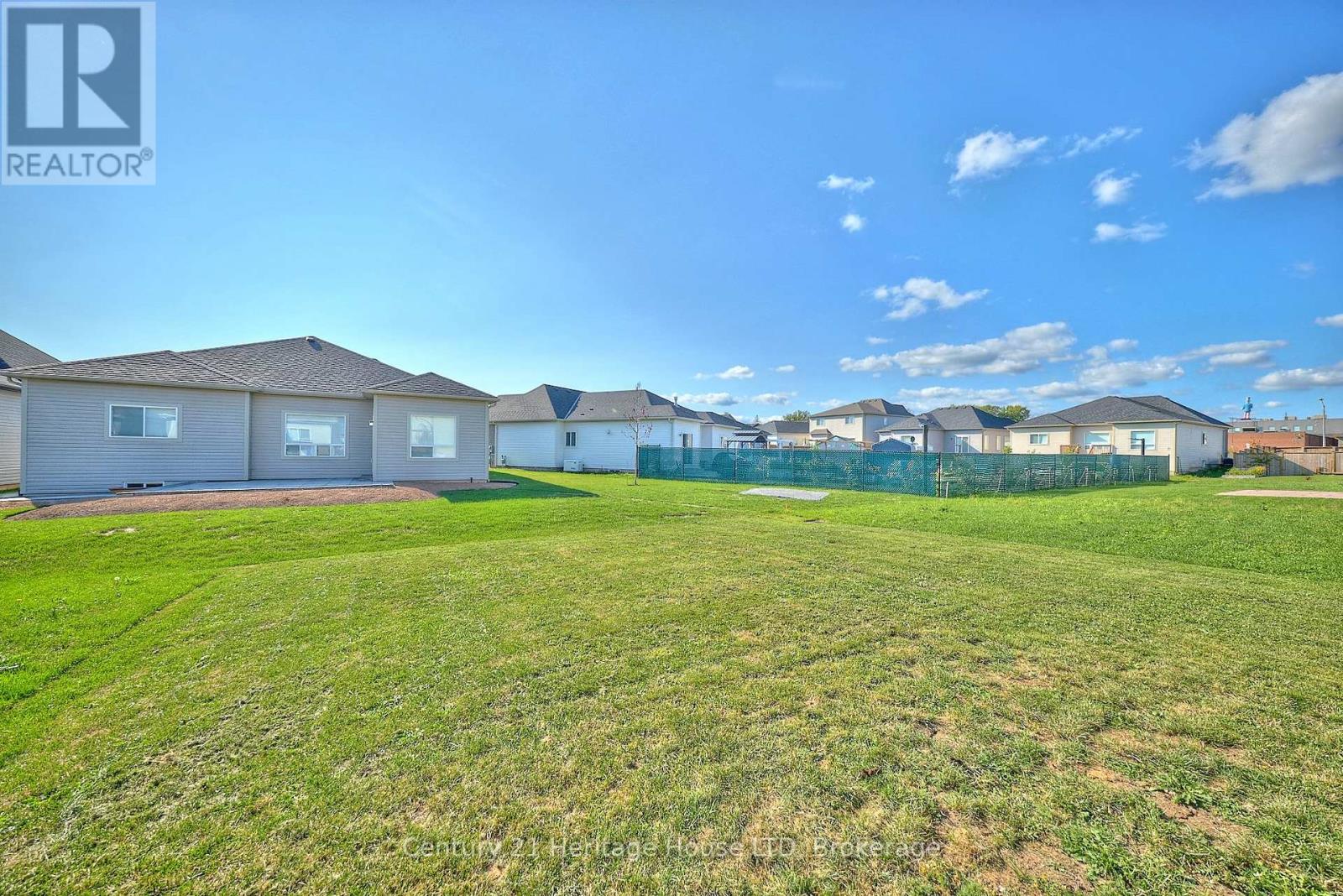 871 Burwell Street, Fort Erie, Ontario  L2A 0E3 - Photo 26 - X12393714