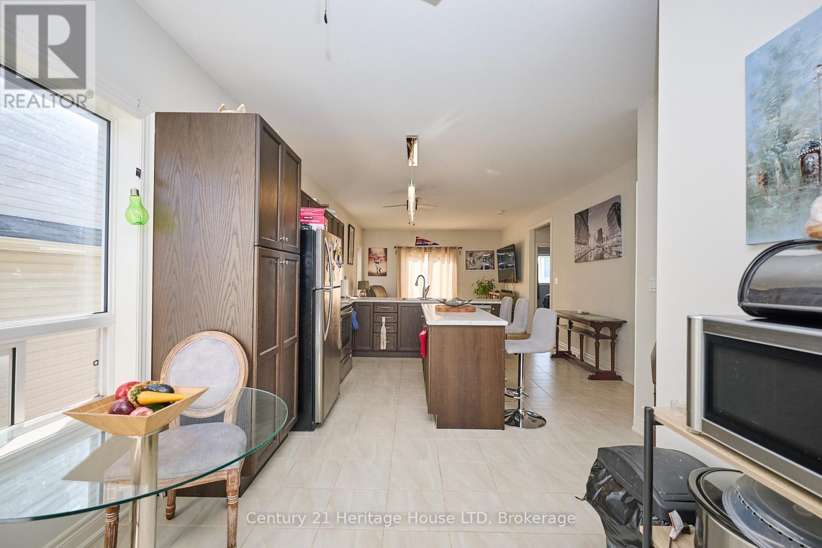 871 Burwell Street, Fort Erie, Ontario  L2A 0E3 - Photo 8 - X12393714