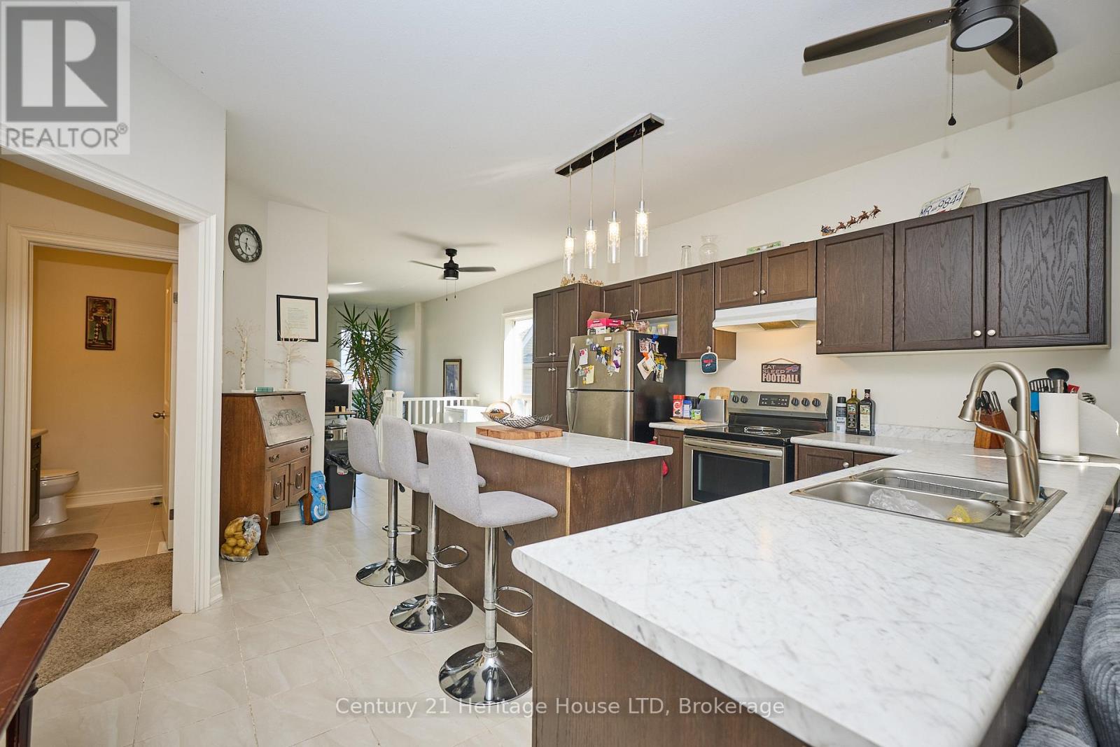 871 Burwell Street, Fort Erie, Ontario  L2A 0E3 - Photo 9 - X12393714