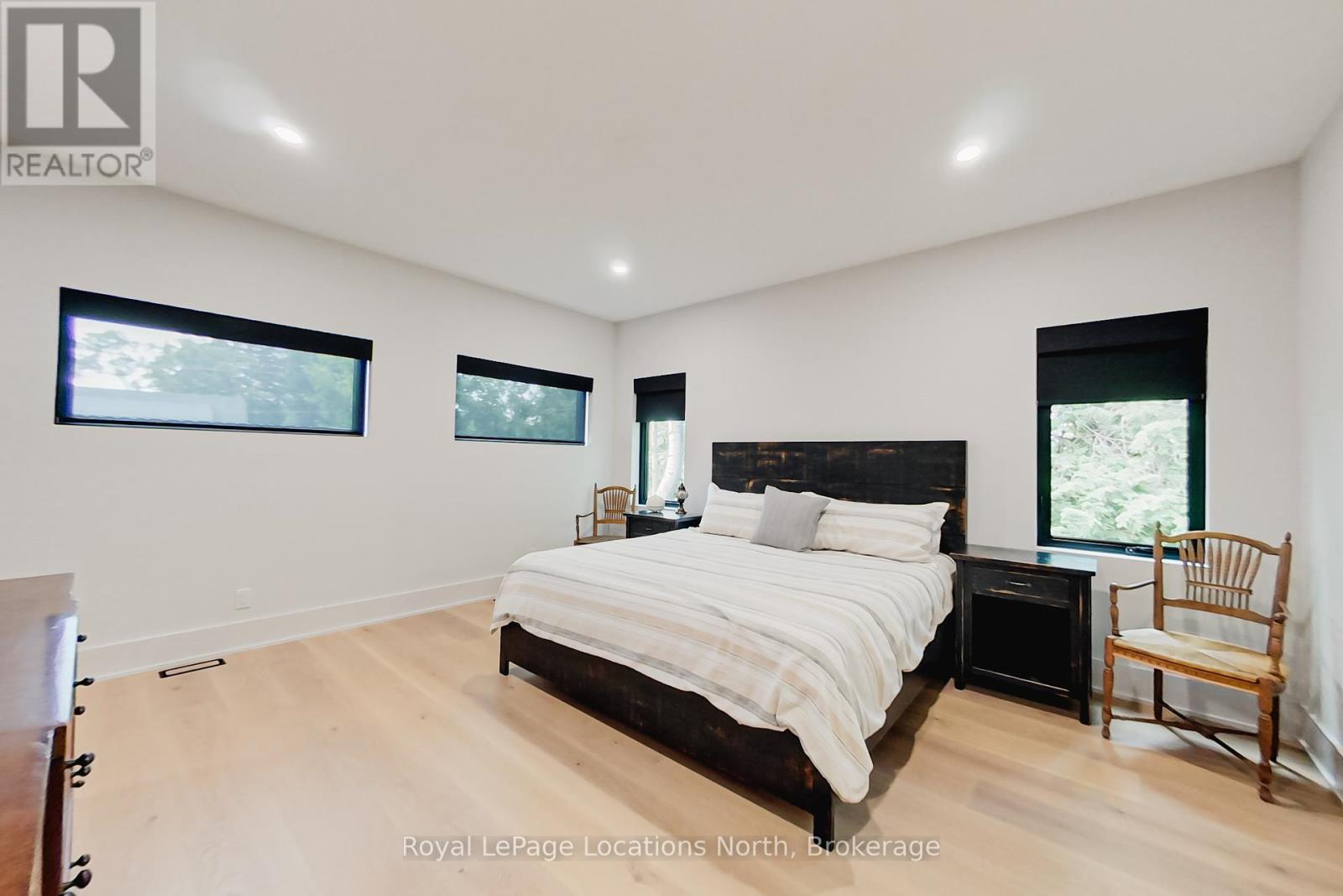 74 Arthur Street E, Blue Mountains, Ontario  N0H 2P0 - Photo 17 - X12393675