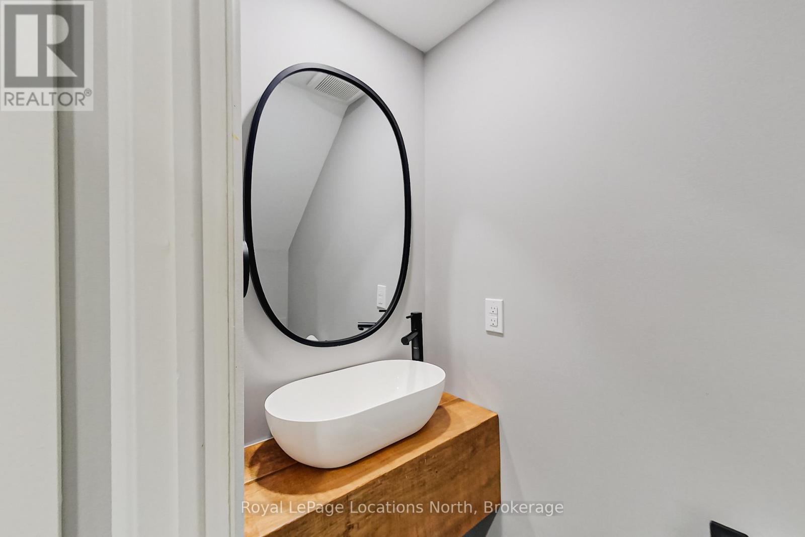 74 Arthur Street E, Blue Mountains, Ontario  N0H 2P0 - Photo 36 - X12393675
