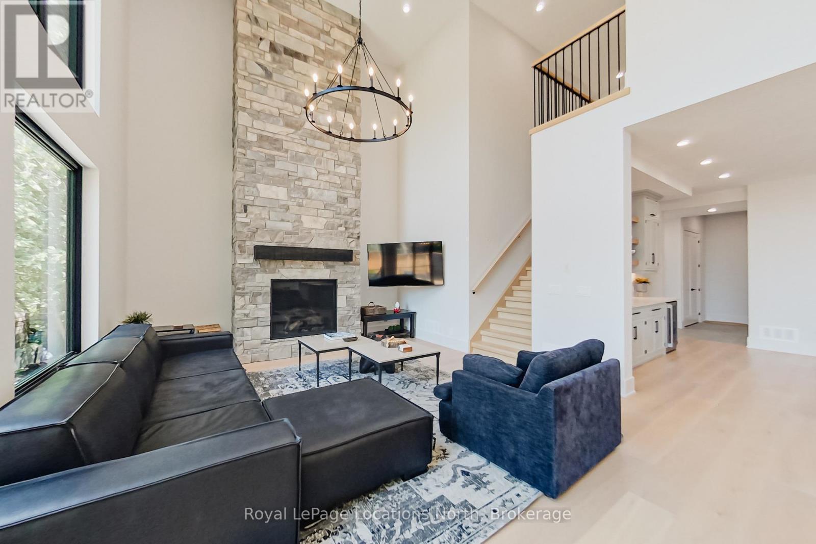 74 Arthur Street E, Blue Mountains, Ontario  N0H 2P0 - Photo 6 - X12393675