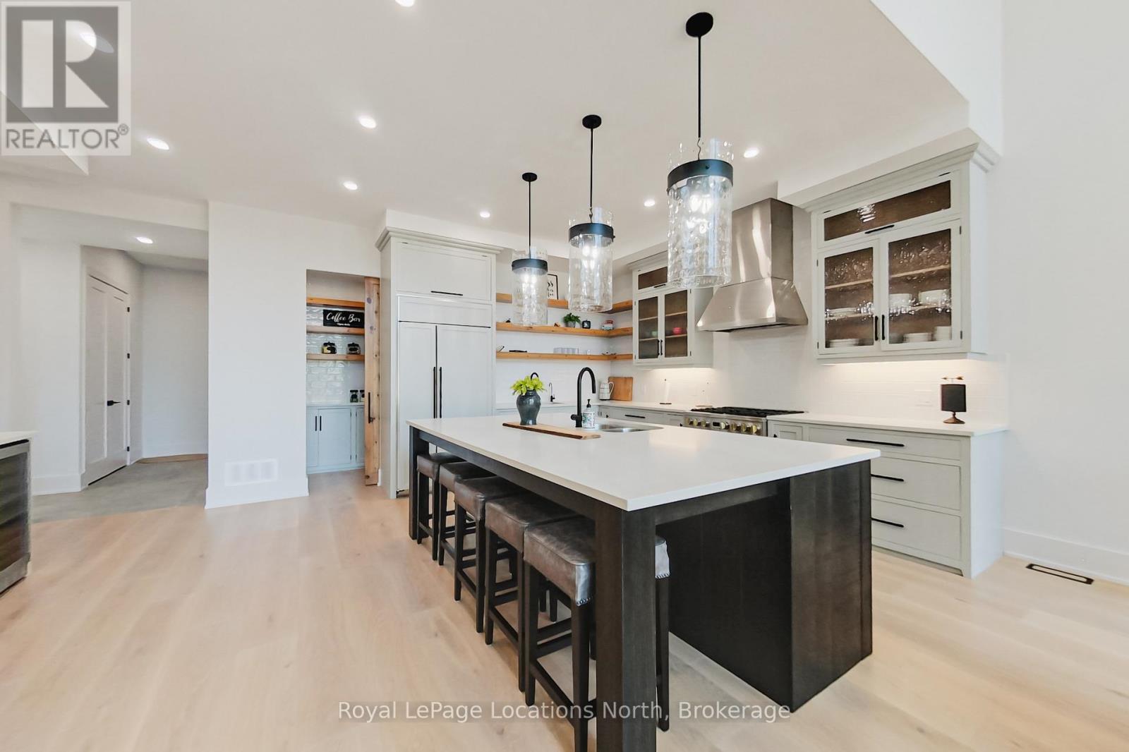 74 Arthur Street E, Blue Mountains, Ontario  N0H 2P0 - Photo 8 - X12393675
