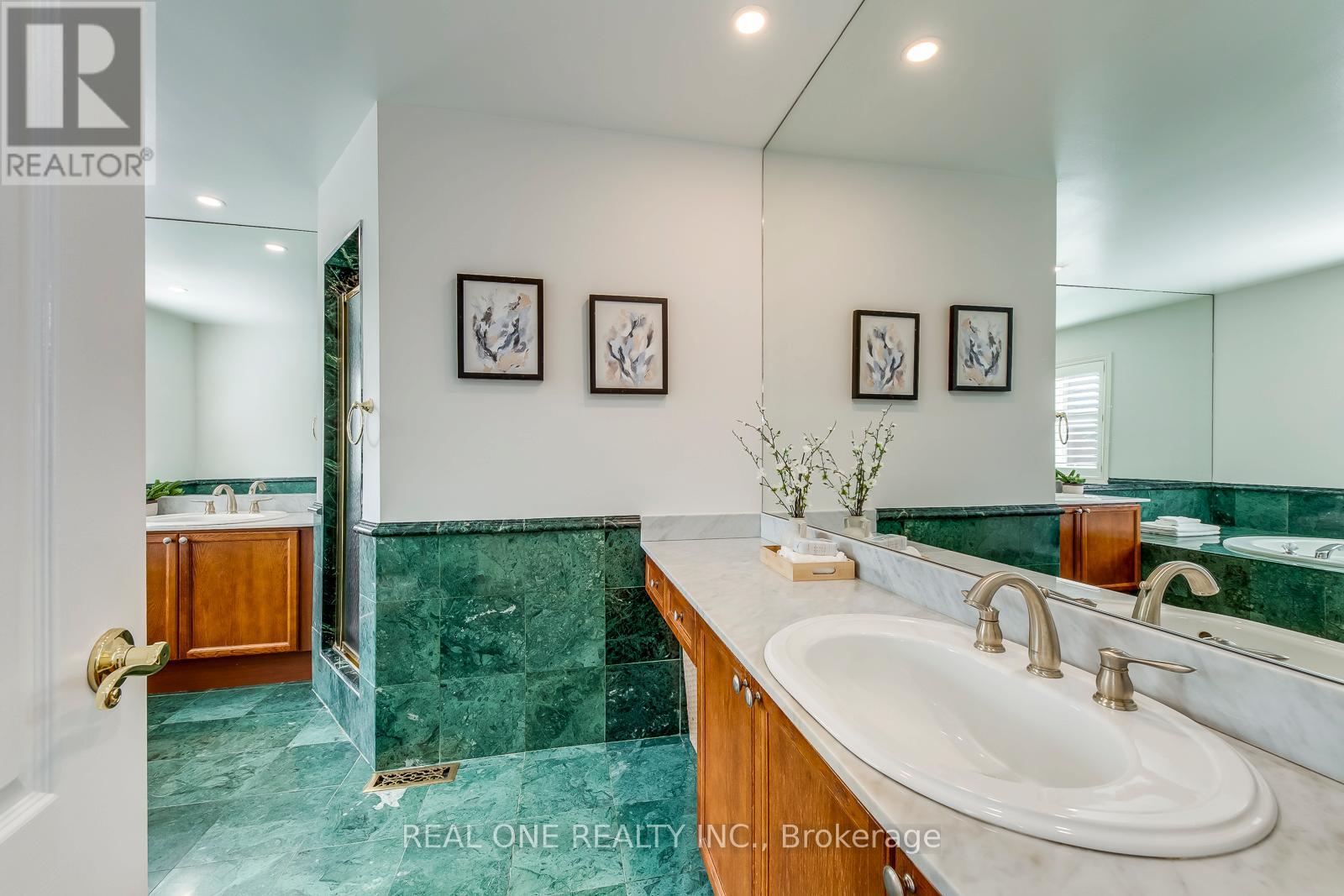 1601 Bayshire Drive, Oakville (Jc Joshua Creek), Ontario  L6H 6E4 - Photo 30 - W12393476