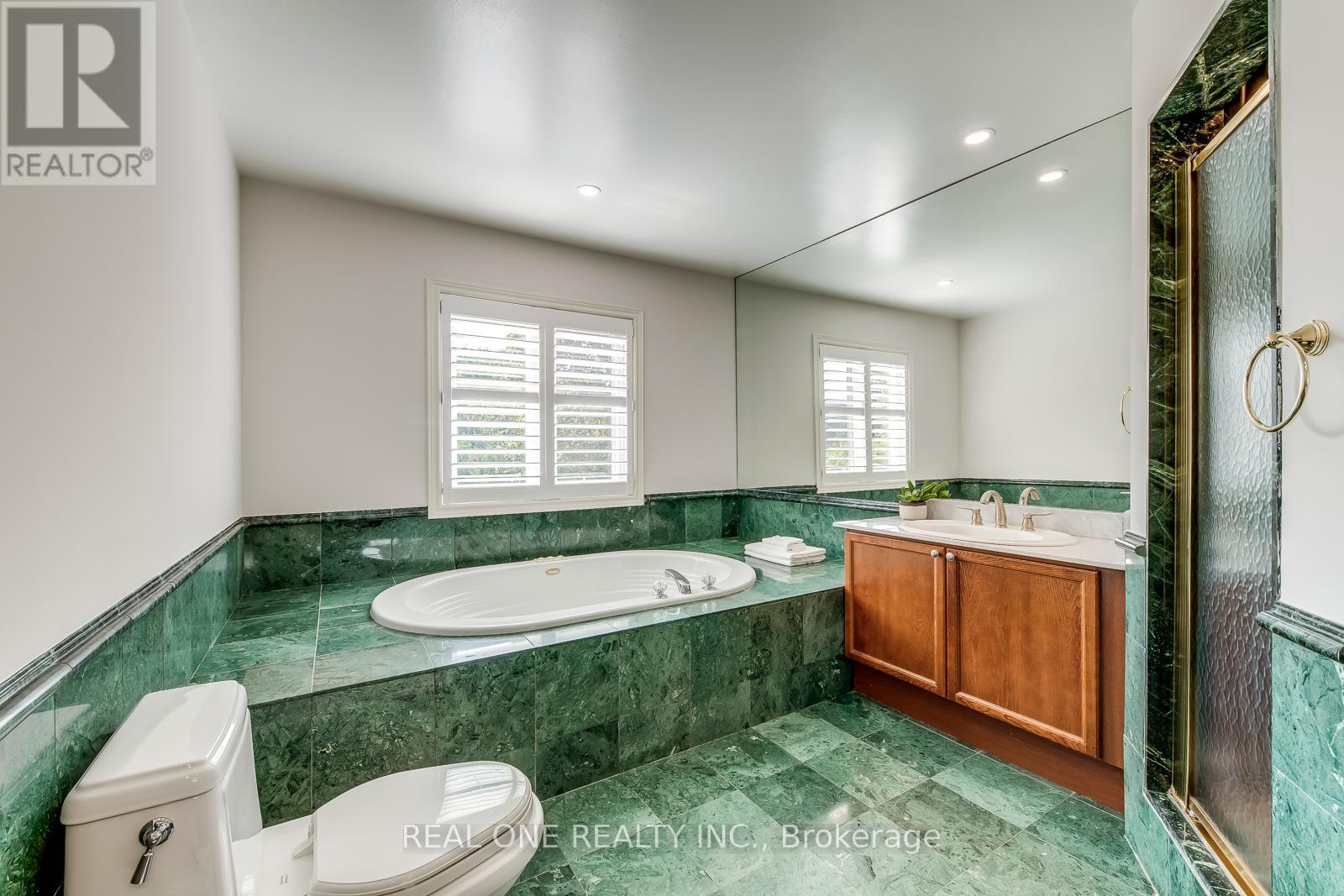 1601 Bayshire Drive, Oakville (Jc Joshua Creek), Ontario  L6H 6E4 - Photo 31 - W12393476