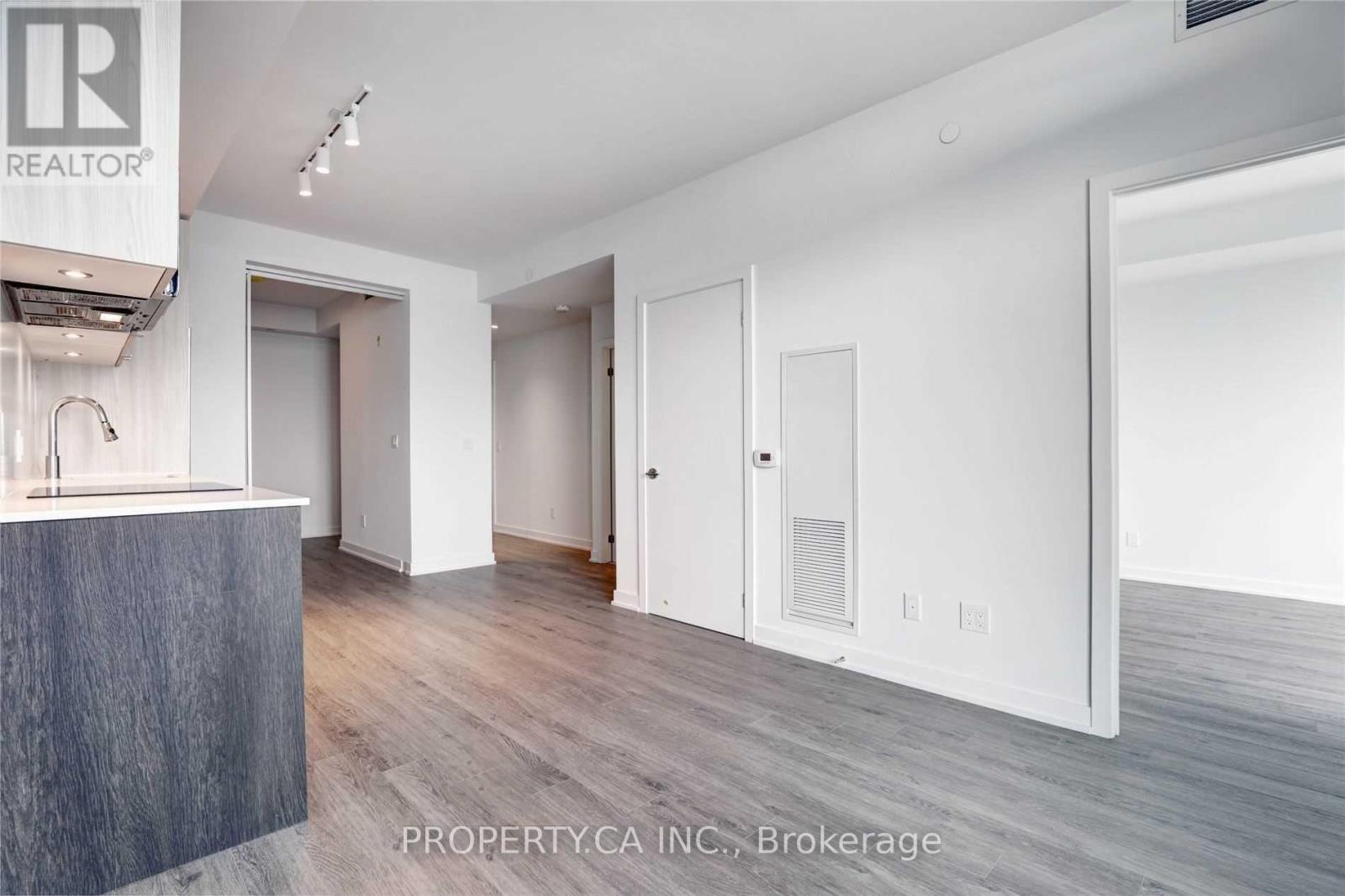 1808 - 1926 Lake Shore Boulevard W, Toronto, Ontario  M6S 1A1 - Photo 7 - W12393516