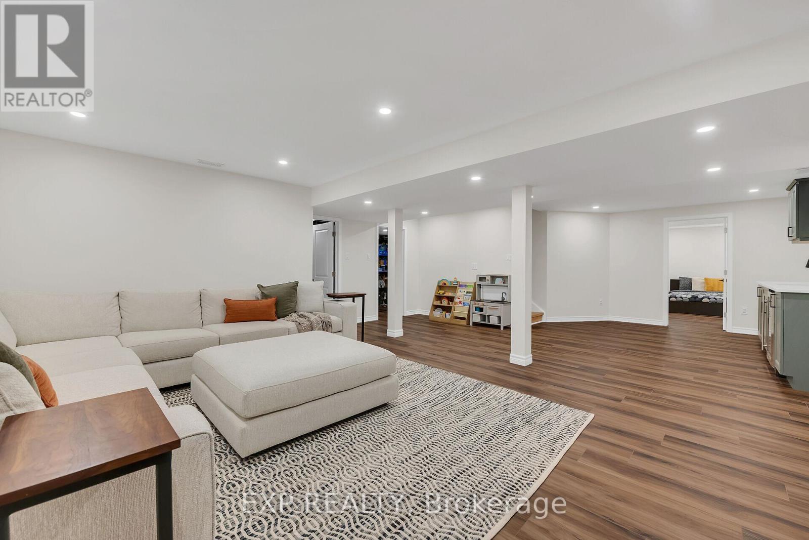 1459 Sycamore Garden, Milton (Cb Cobban), Ontario  L9E 1P7 - Photo 37 - W12393519