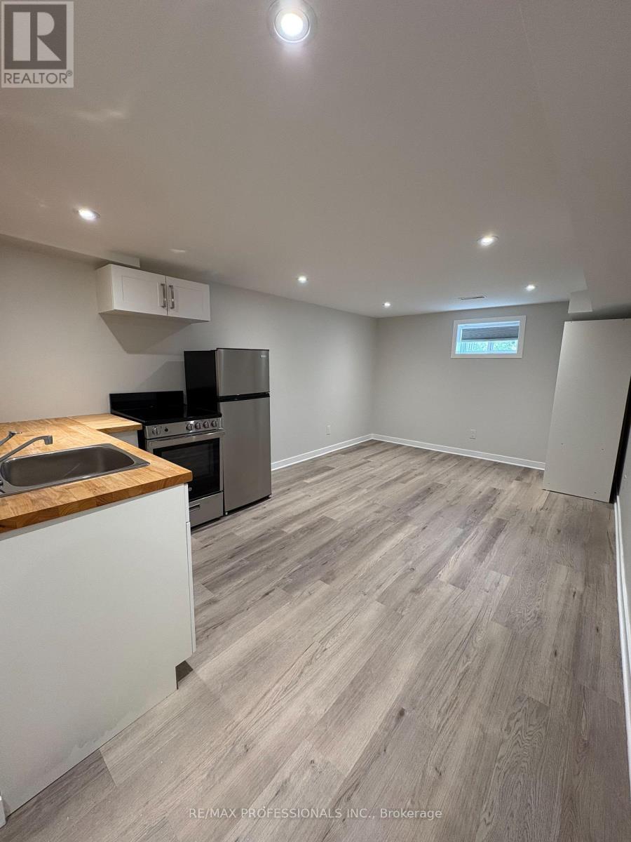 2 - 130 Duncanwood Drive, Toronto, Ontario  M9L 2E1 - Photo 2 - W12393555