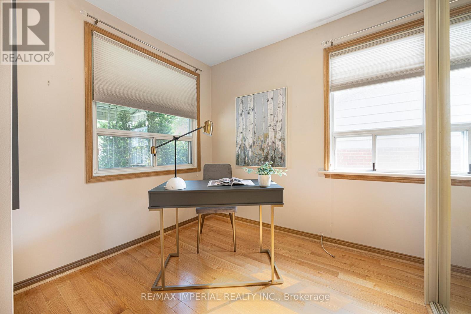 7 Doddington Drive, Toronto, Ontario  M8Y 1S3 - Photo 12 - W12393558