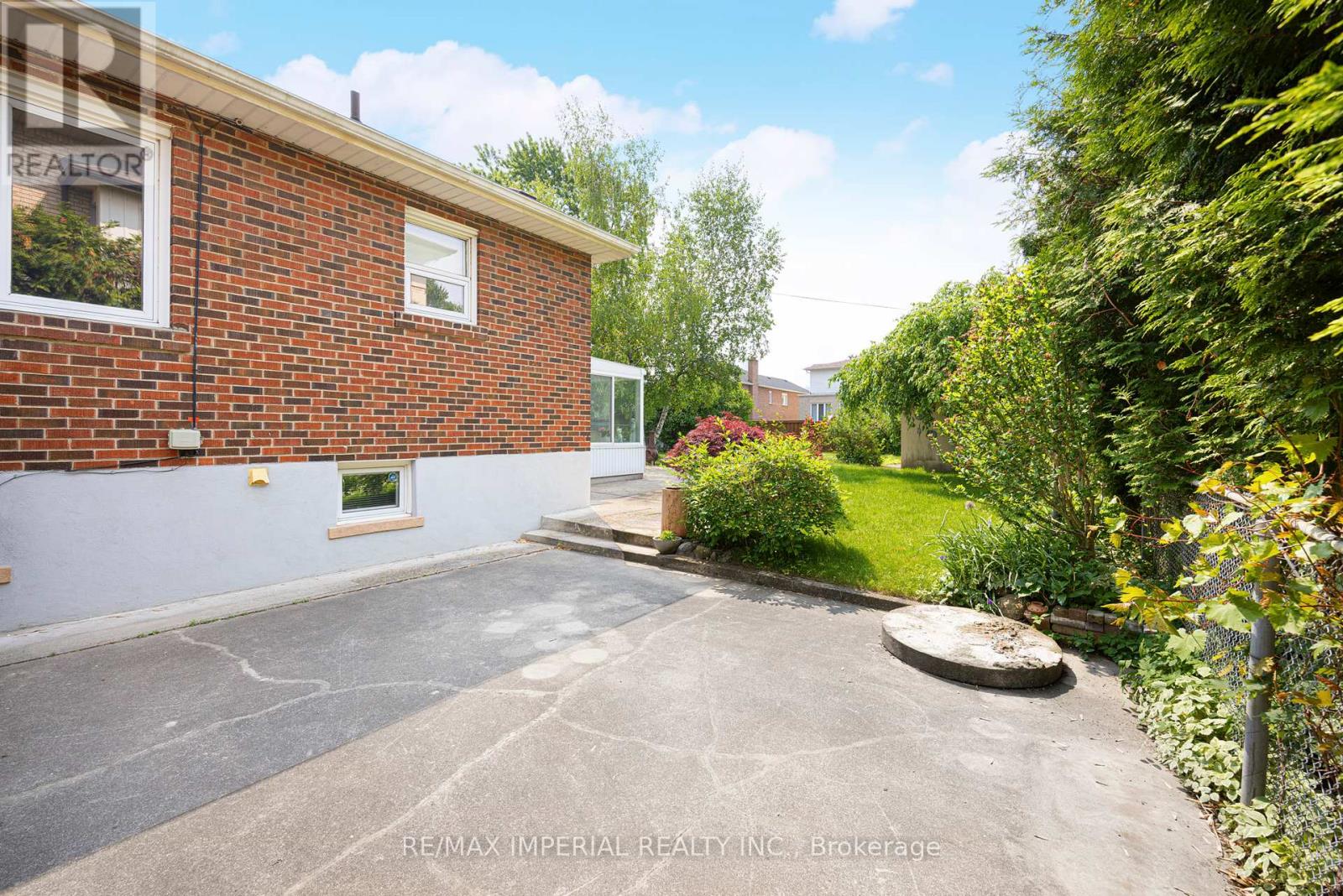7 Doddington Drive, Toronto, Ontario  M8Y 1S3 - Photo 28 - W12393558