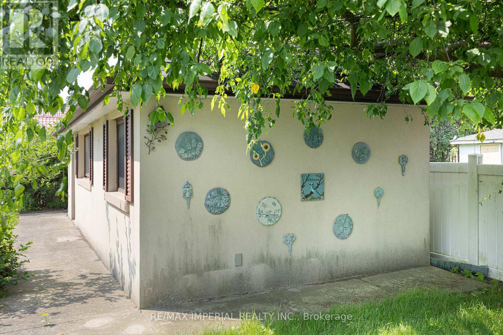 7 Doddington Drive, Toronto, Ontario  M8Y 1S3 - Photo 31 - W12393558