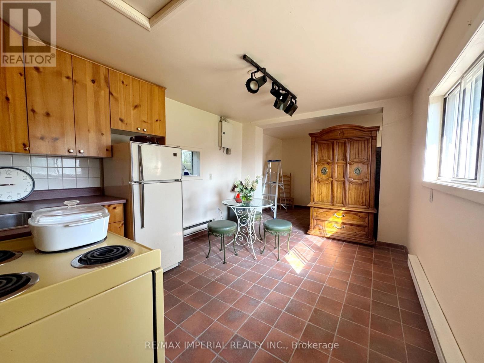 7 Doddington Drive, Toronto, Ontario  M8Y 1S3 - Photo 34 - W12393558