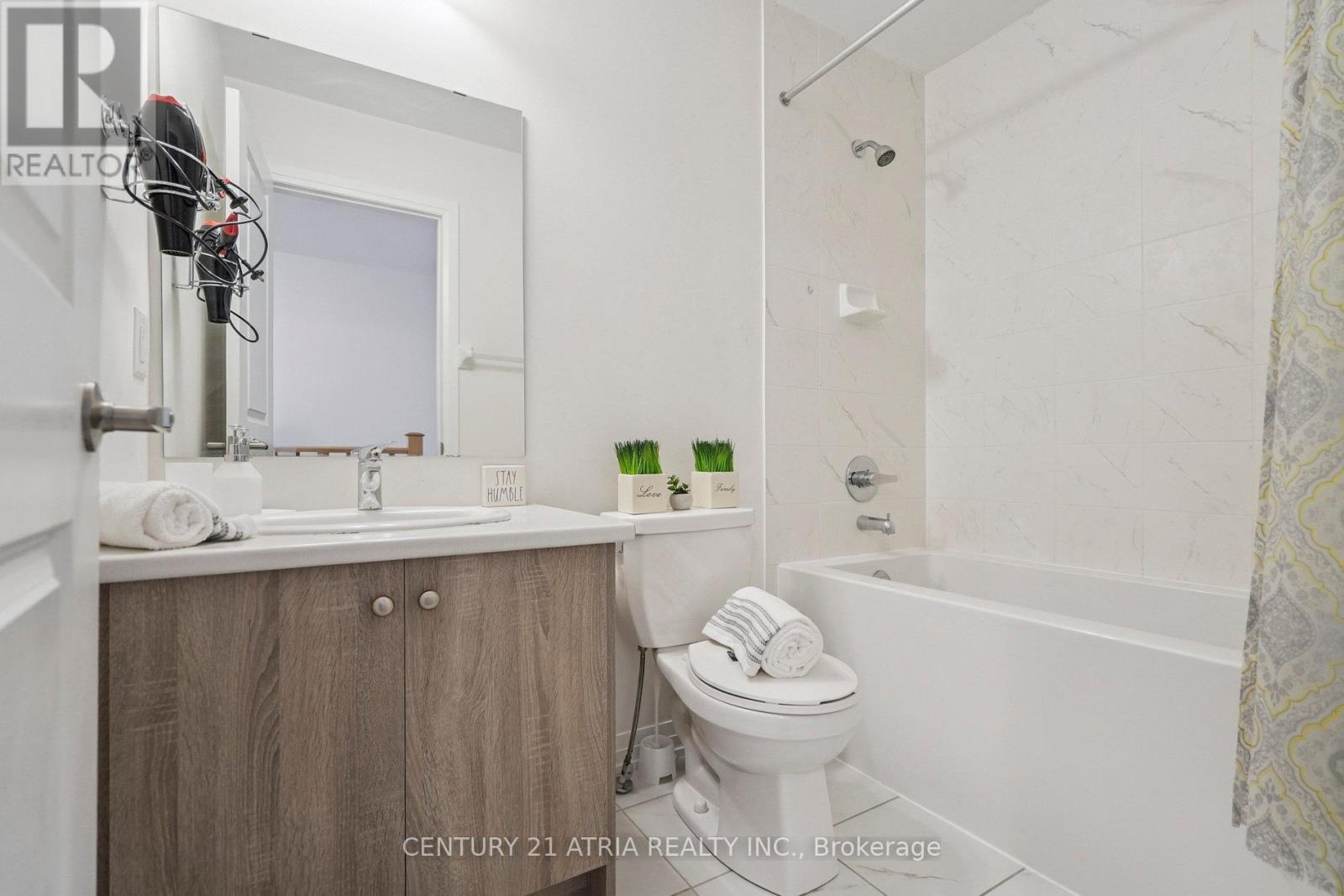 704 - 585 Colborne Street, Brantford, Ontario  N3S 0K4 - Photo 32 - X12393515